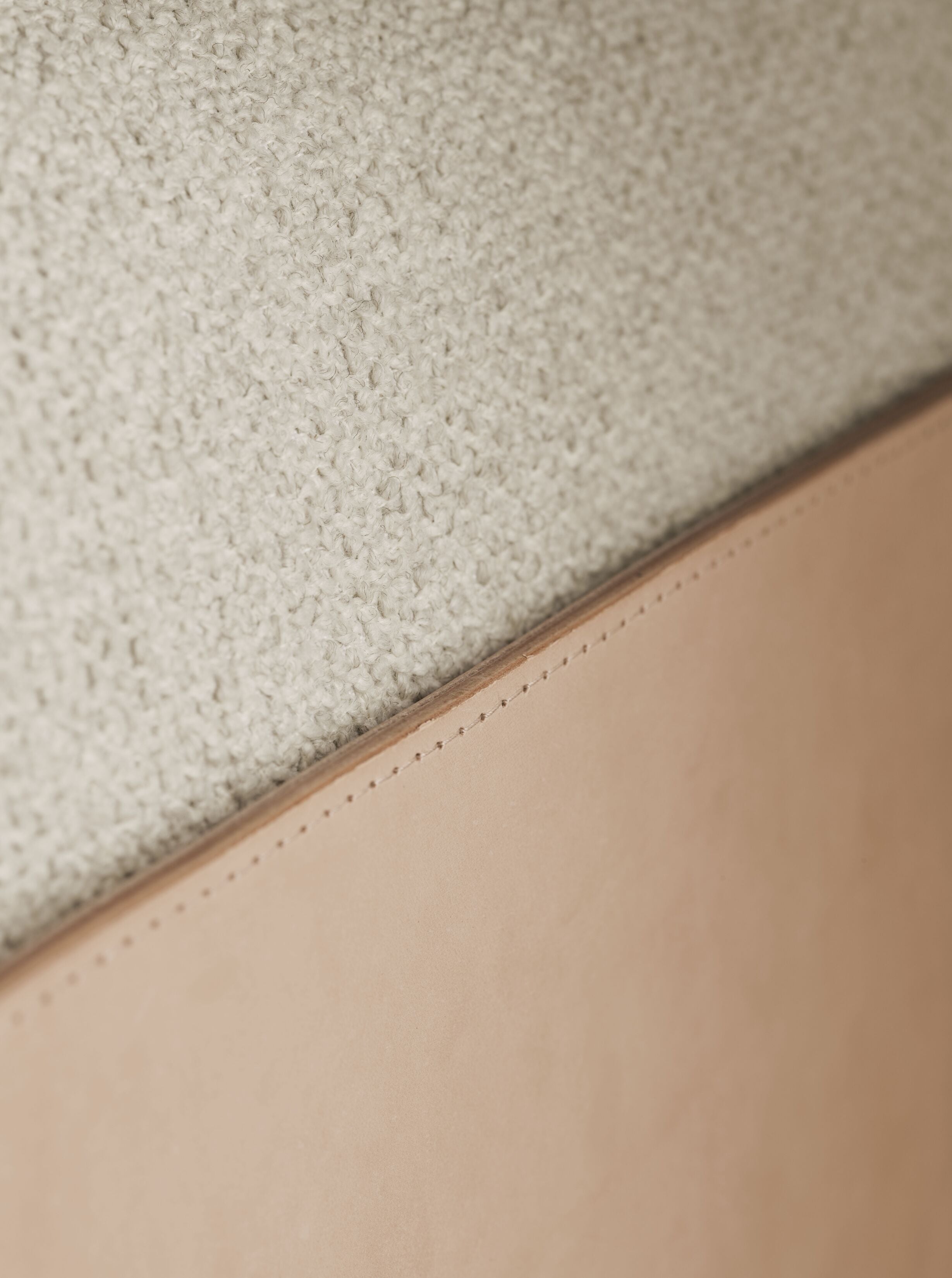 Tauch -Sessel natürliches Leder mit einer dunklen Basis