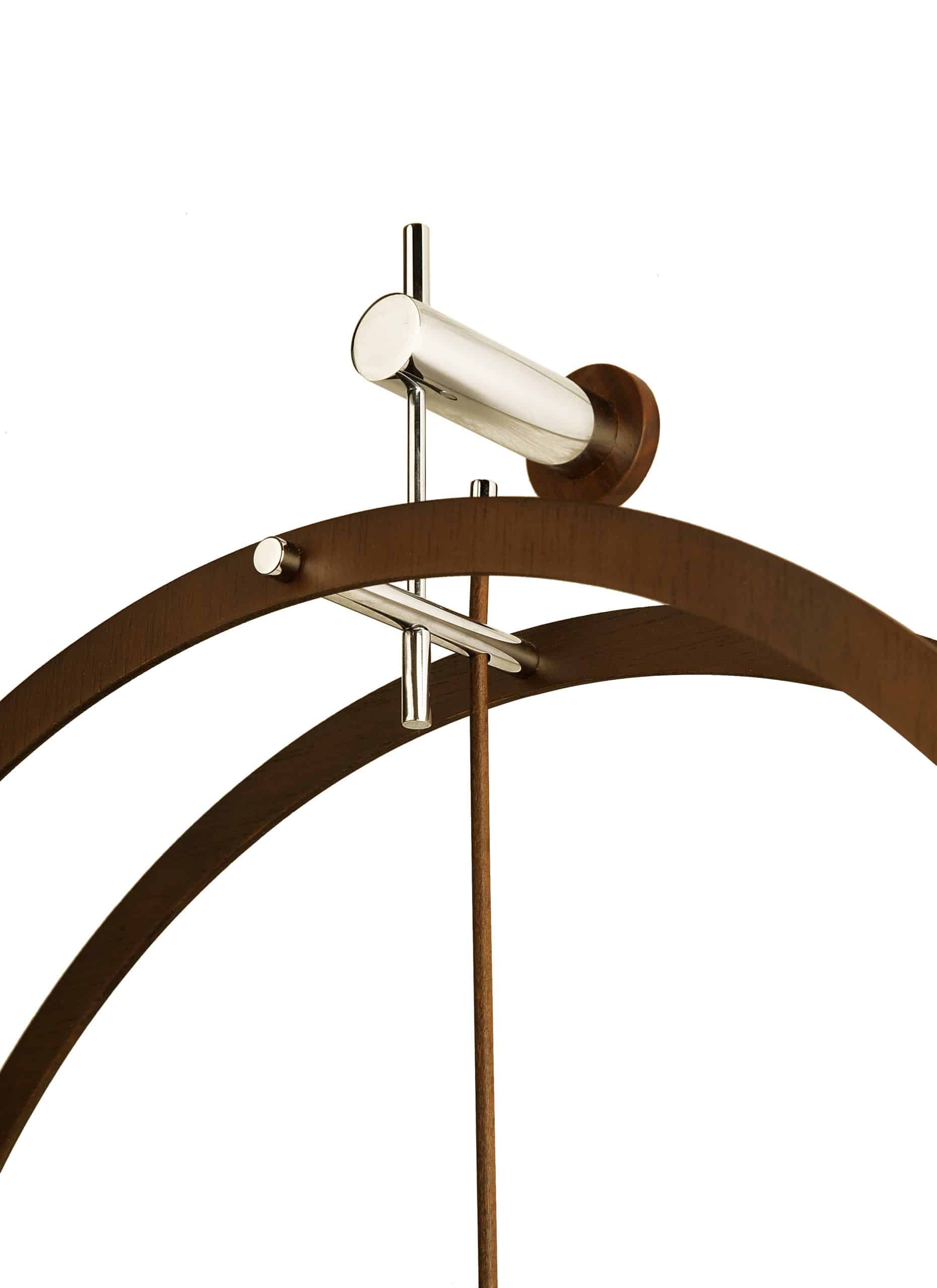 Wanduhr DOS PUNTOS Nussbaum mit Chrom