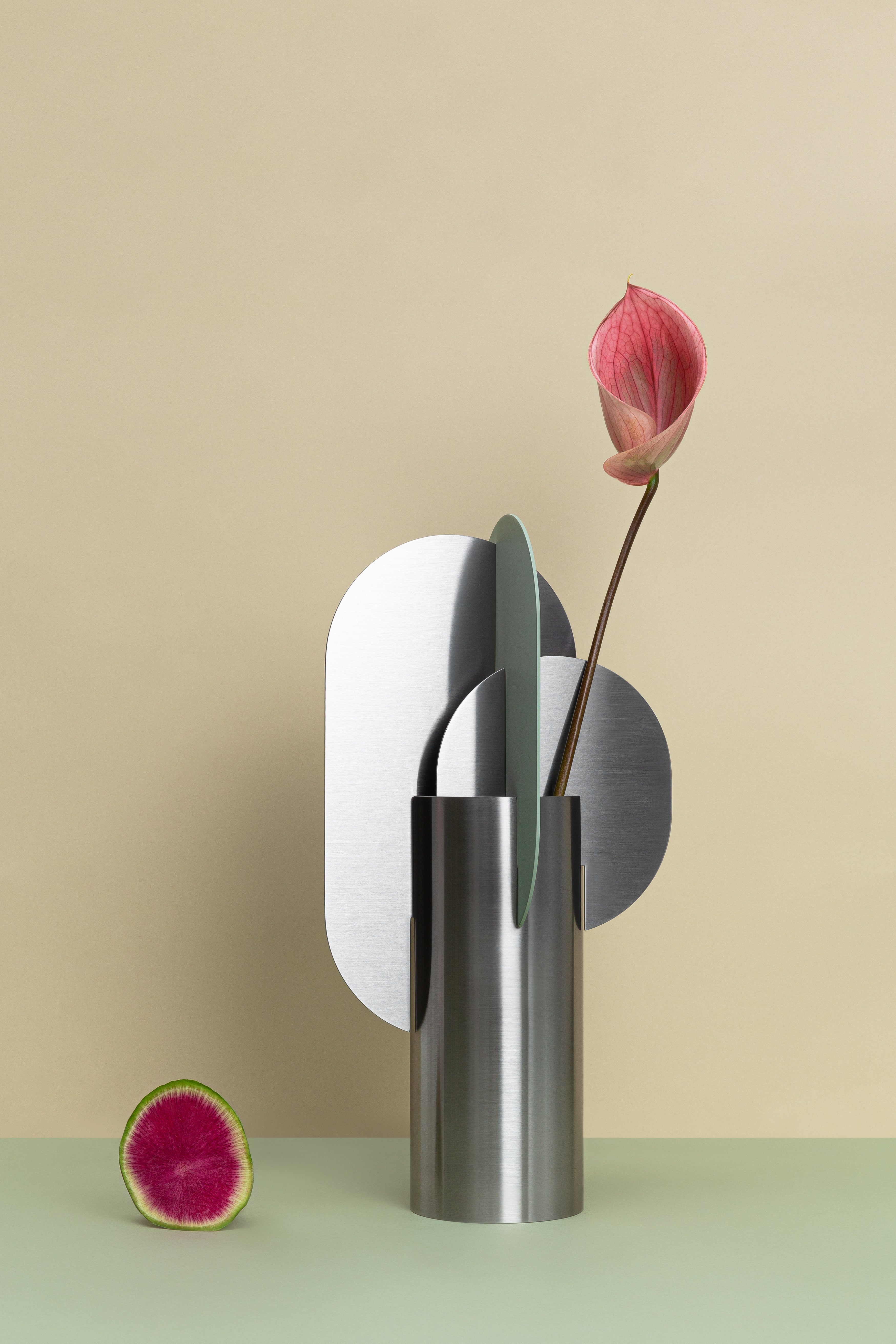 Wazon EKSTER aus Stahl mit grünem Design