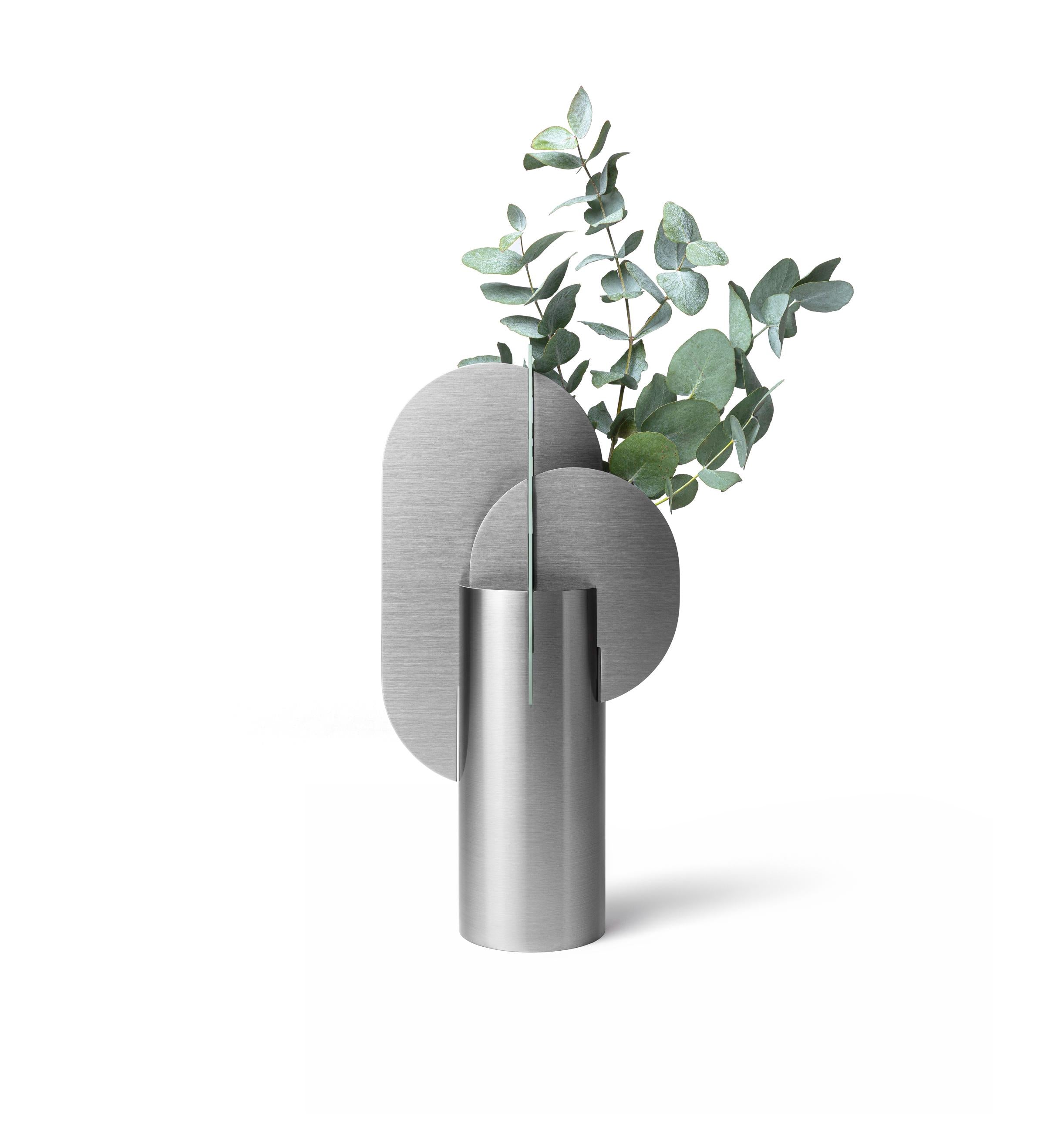 Wazon EKSTER aus Stahl mit grünem Design