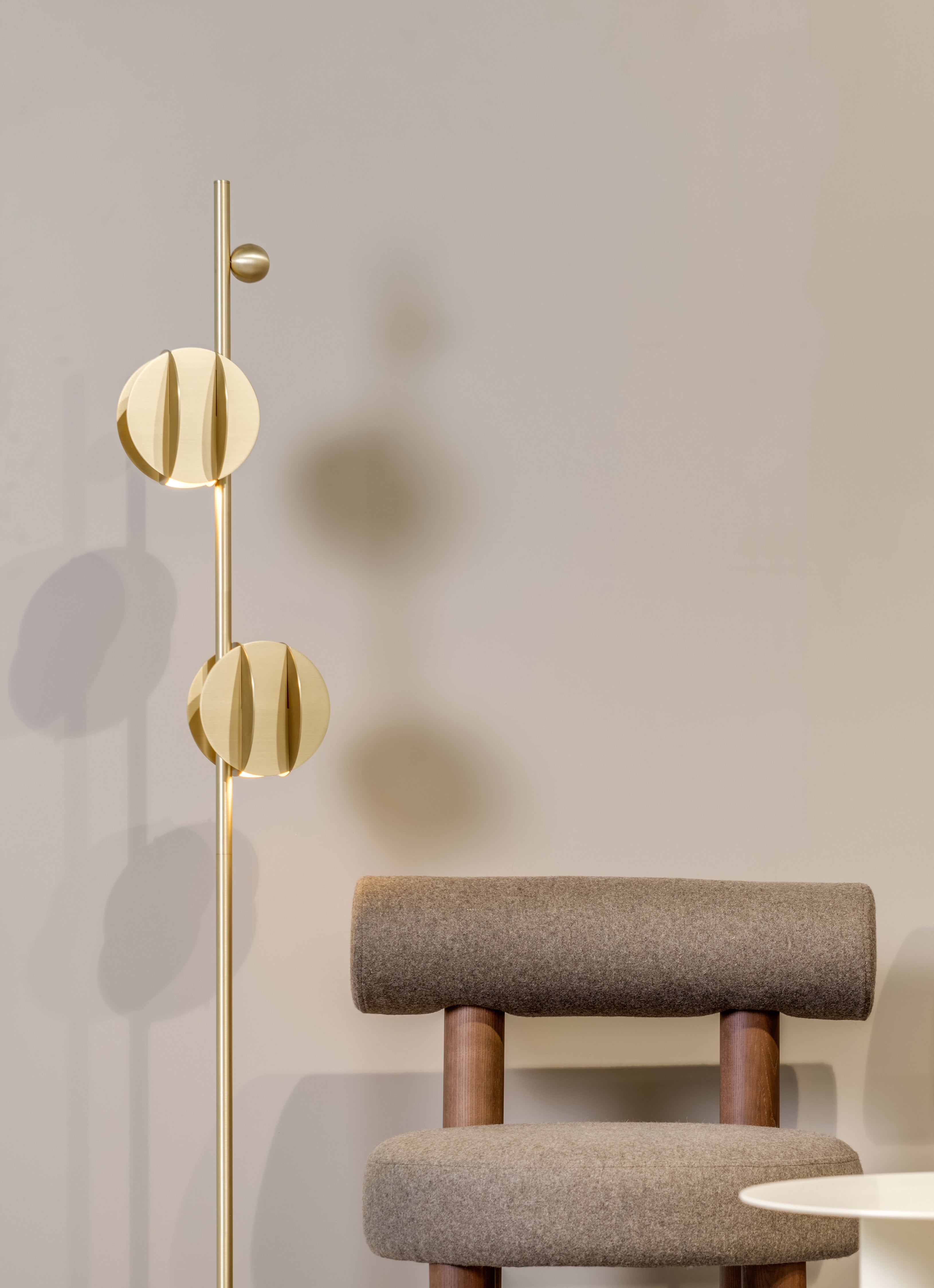 EL brass floor lamp