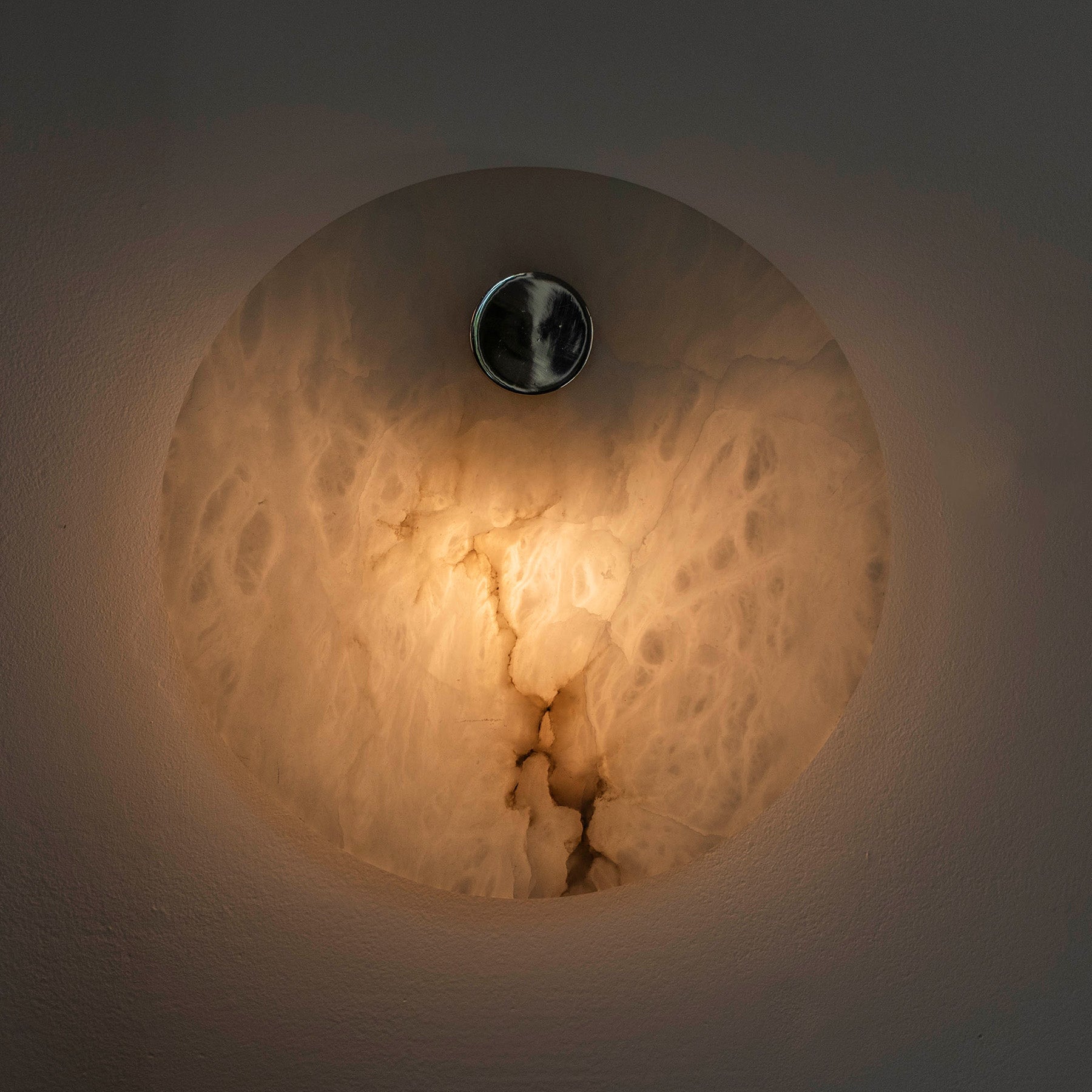 Alabaster wandlamp EOS nikkel