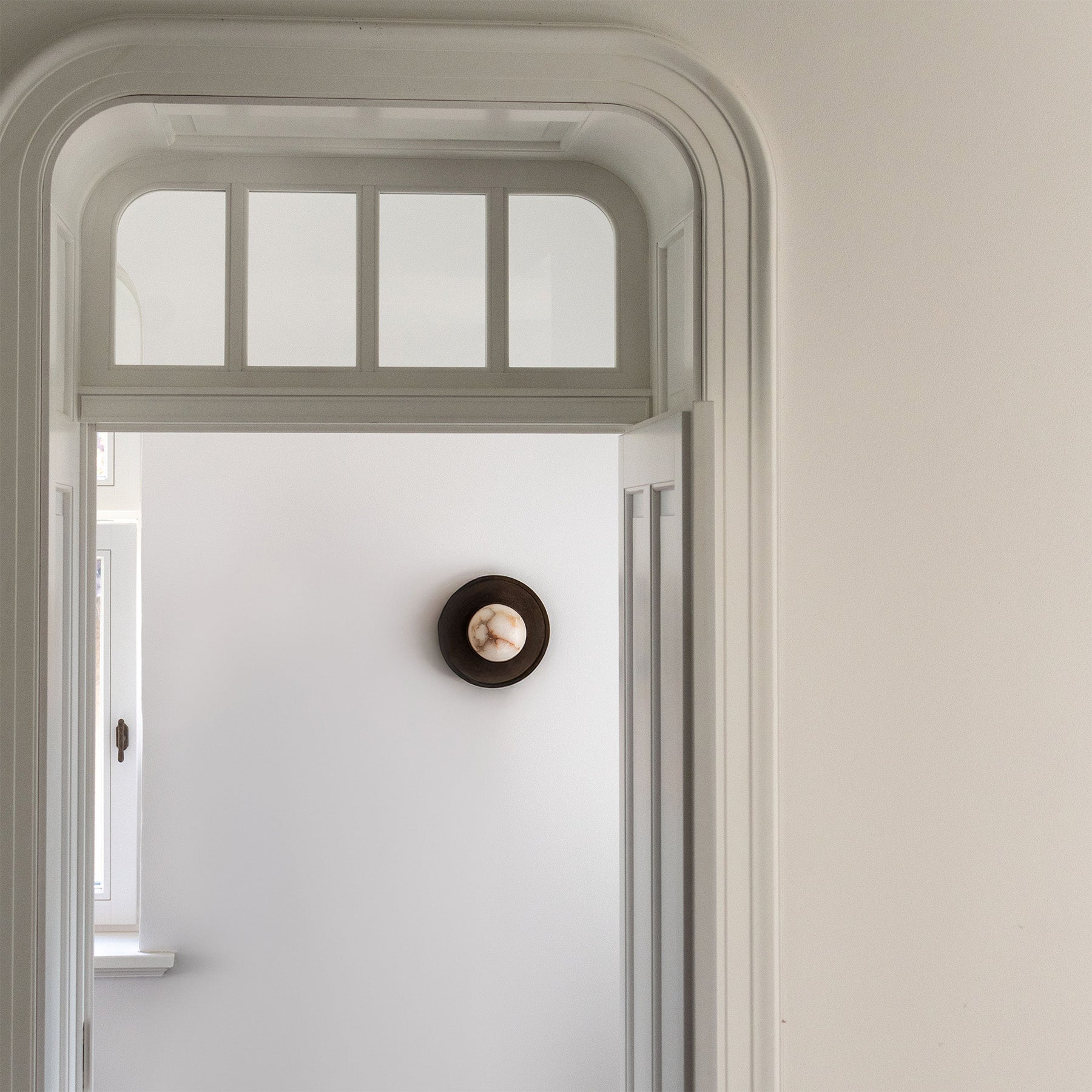 Alabaster-Deckenleuchte FULL MOON Messing mit dunkler Patina