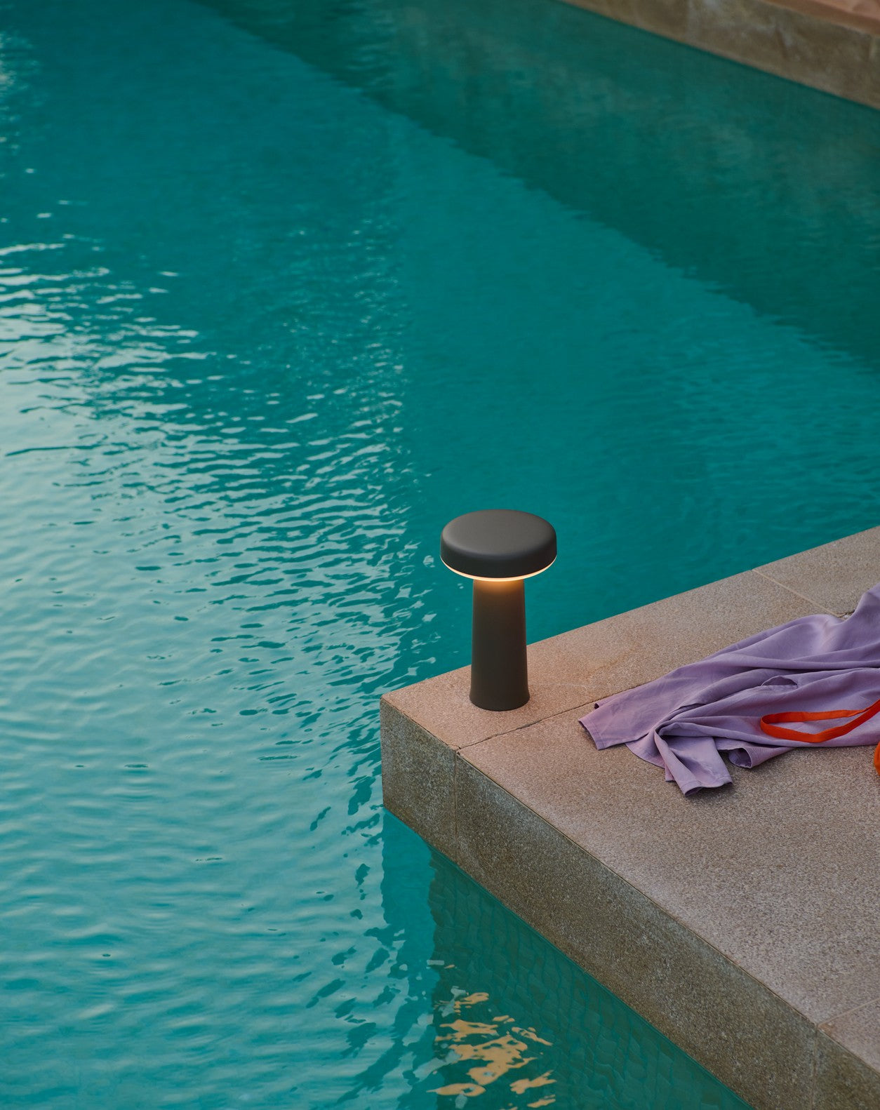 Portable outdoor lamp EASE black