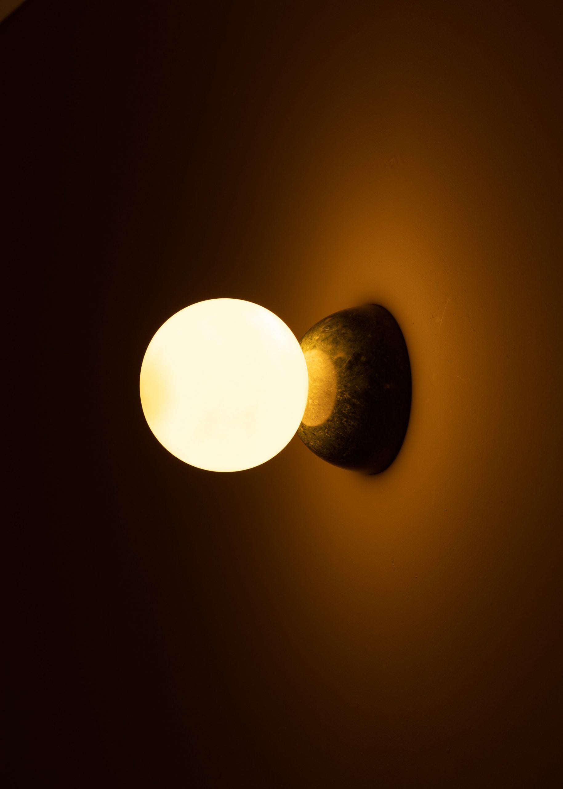 Wandlamp EKLIPSO zwart marmer