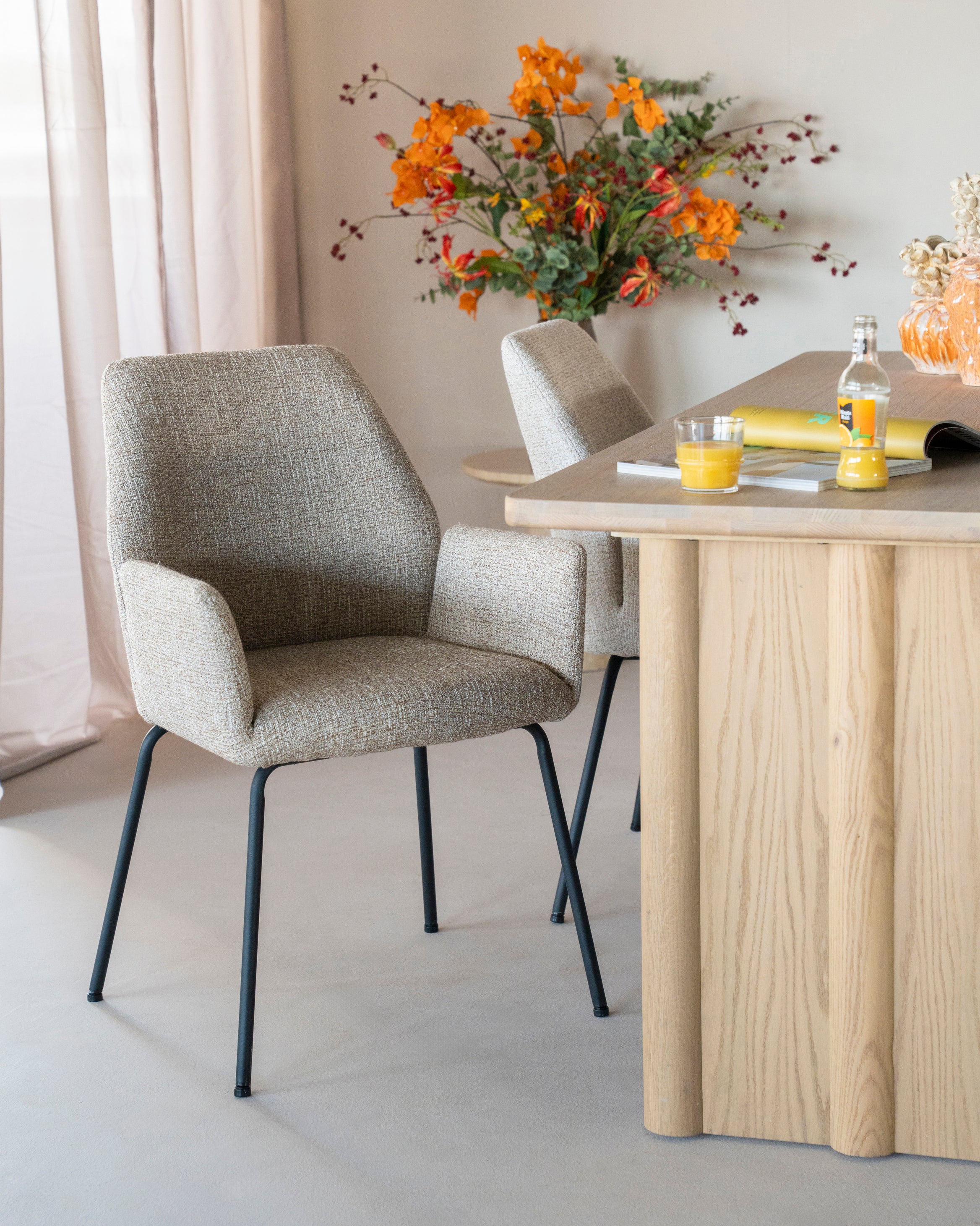 INDY taupe chair with black base