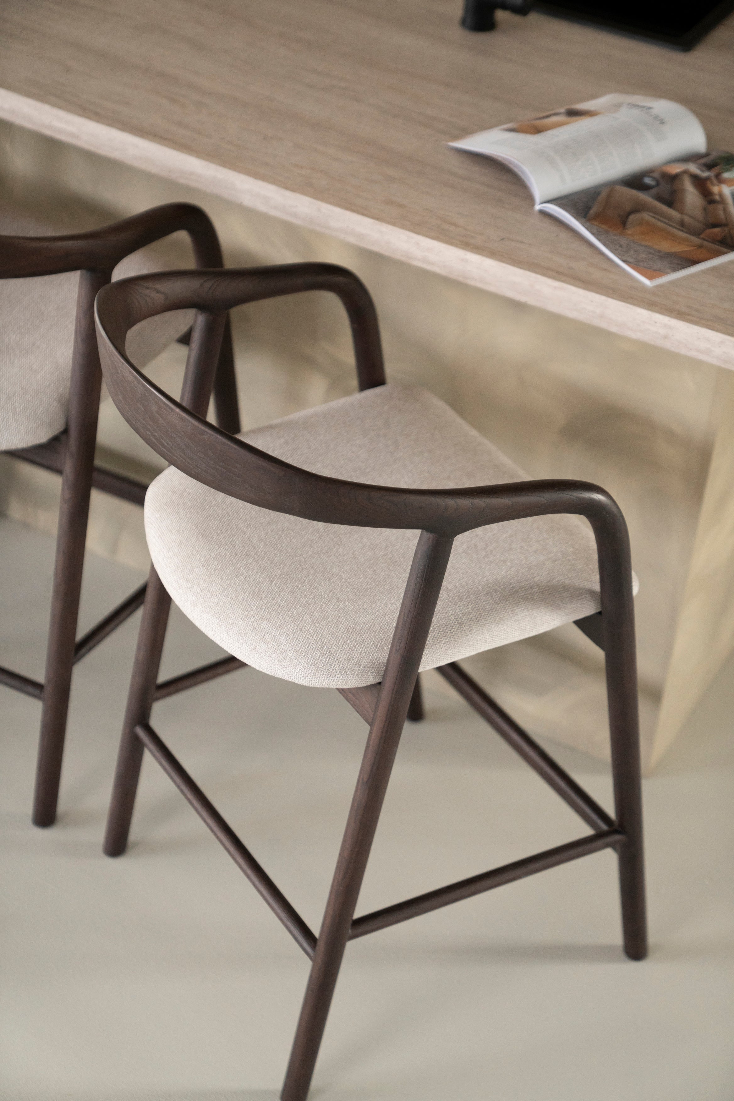 Hocker RAYVEN dunkles Eschenholz