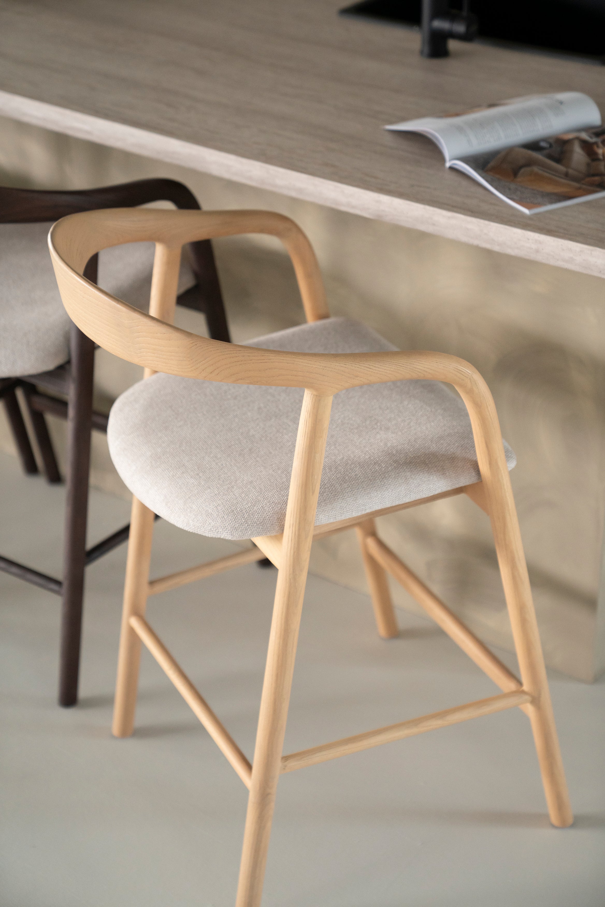 Hocker RAYVEN licht essenhout