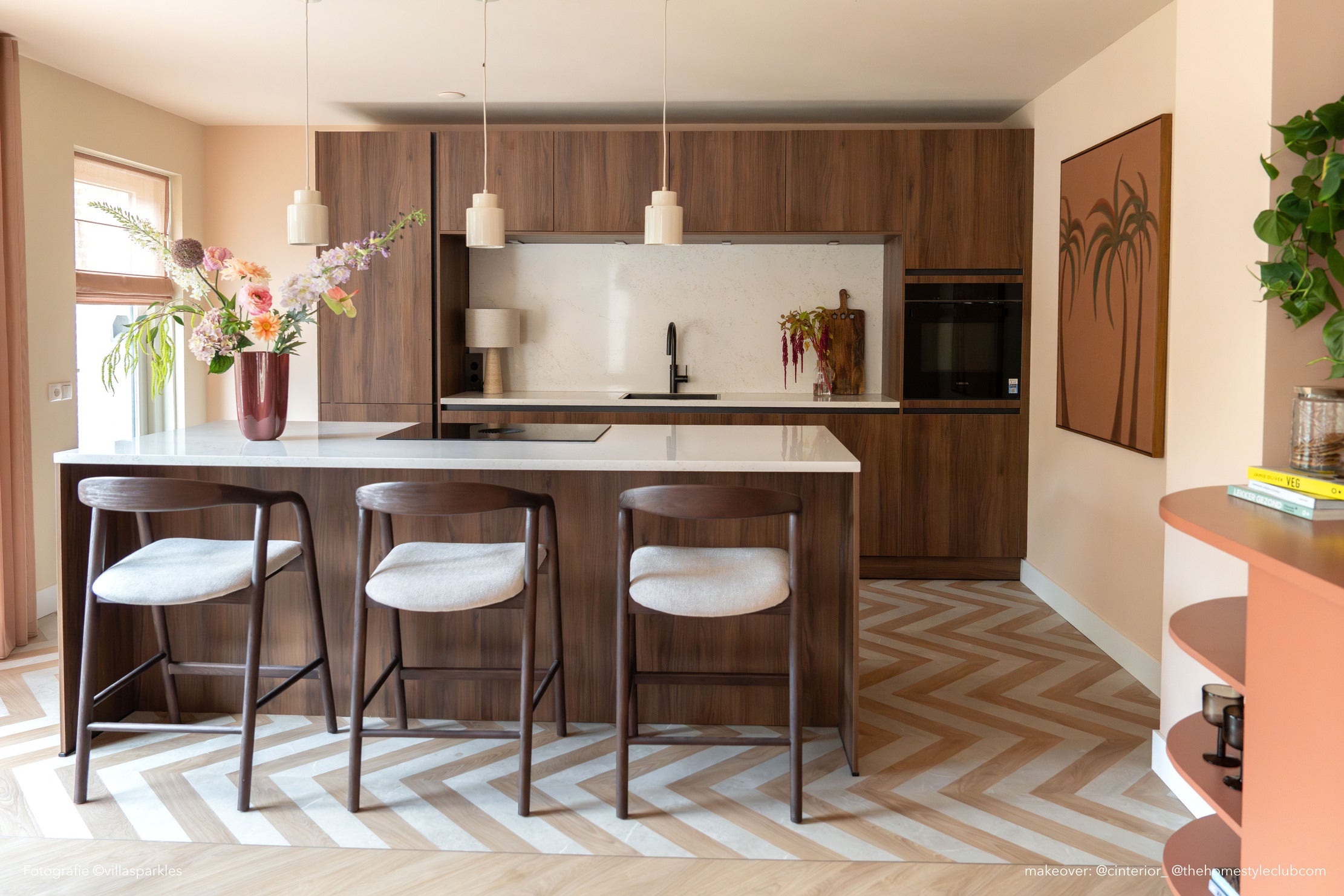 Hocker RAYVEN dunkles Eschenholz