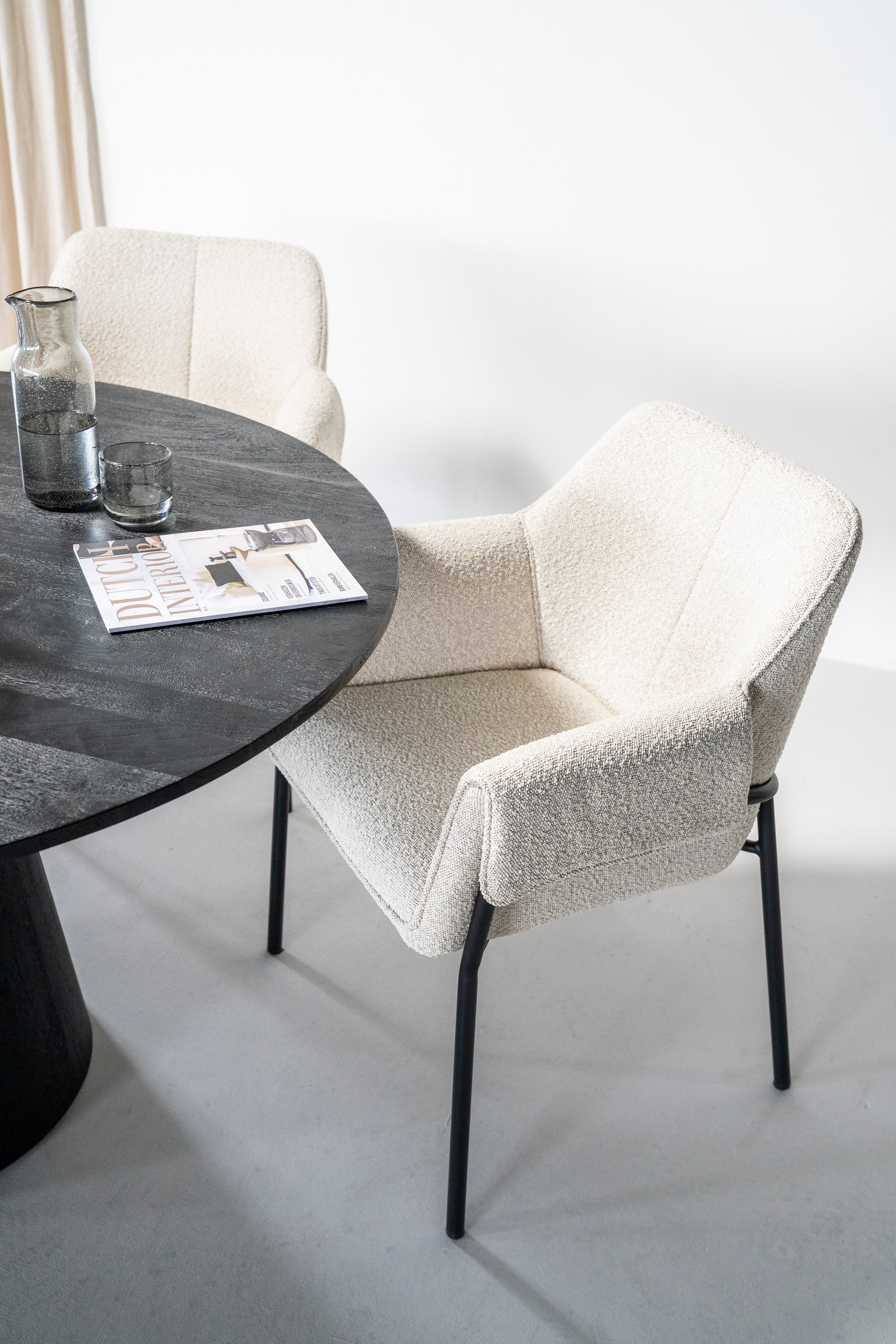 ARON Round Table Black Mango Wood