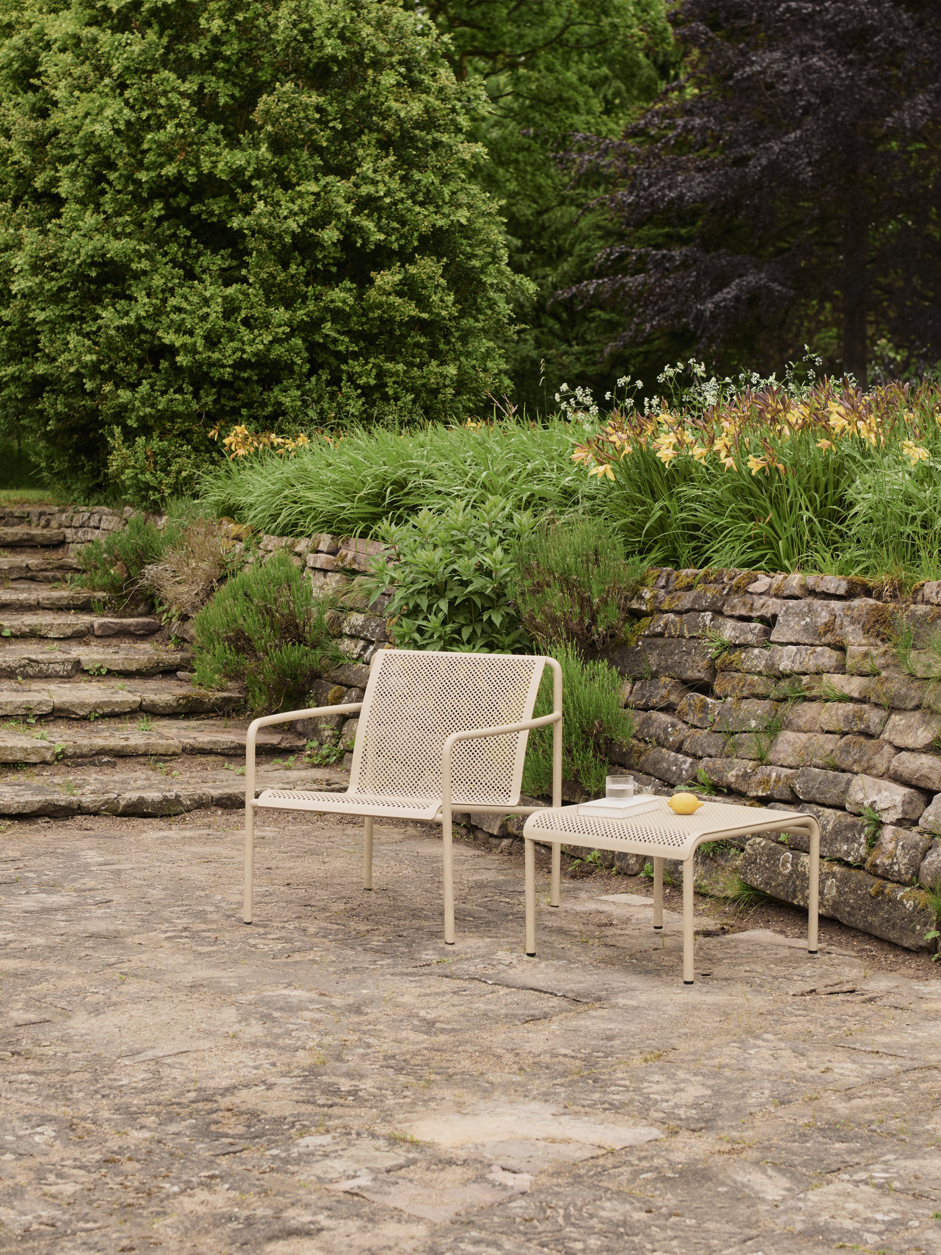 Gartenkaffee Tisch DAPPLE beige