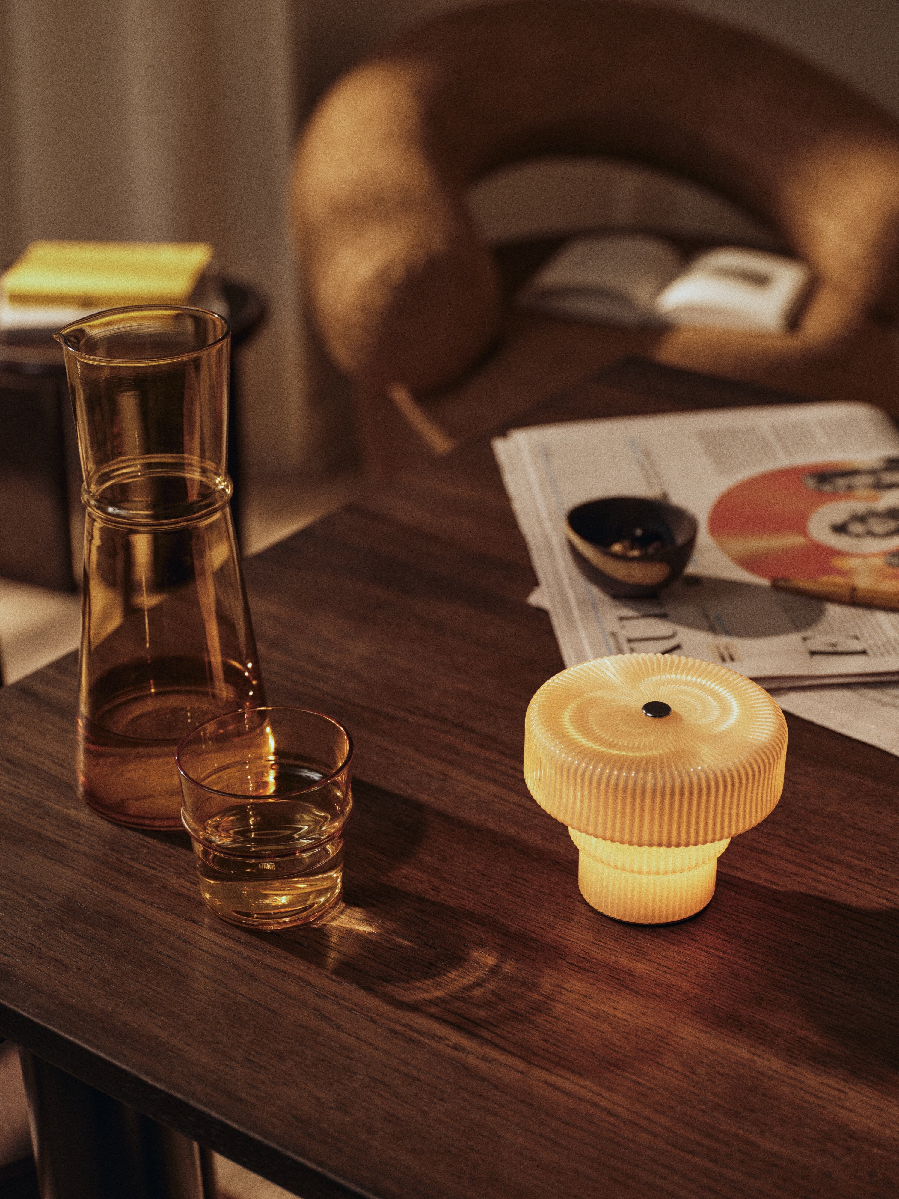 ATURA Table with Dark Oak Top and Chocolate Base