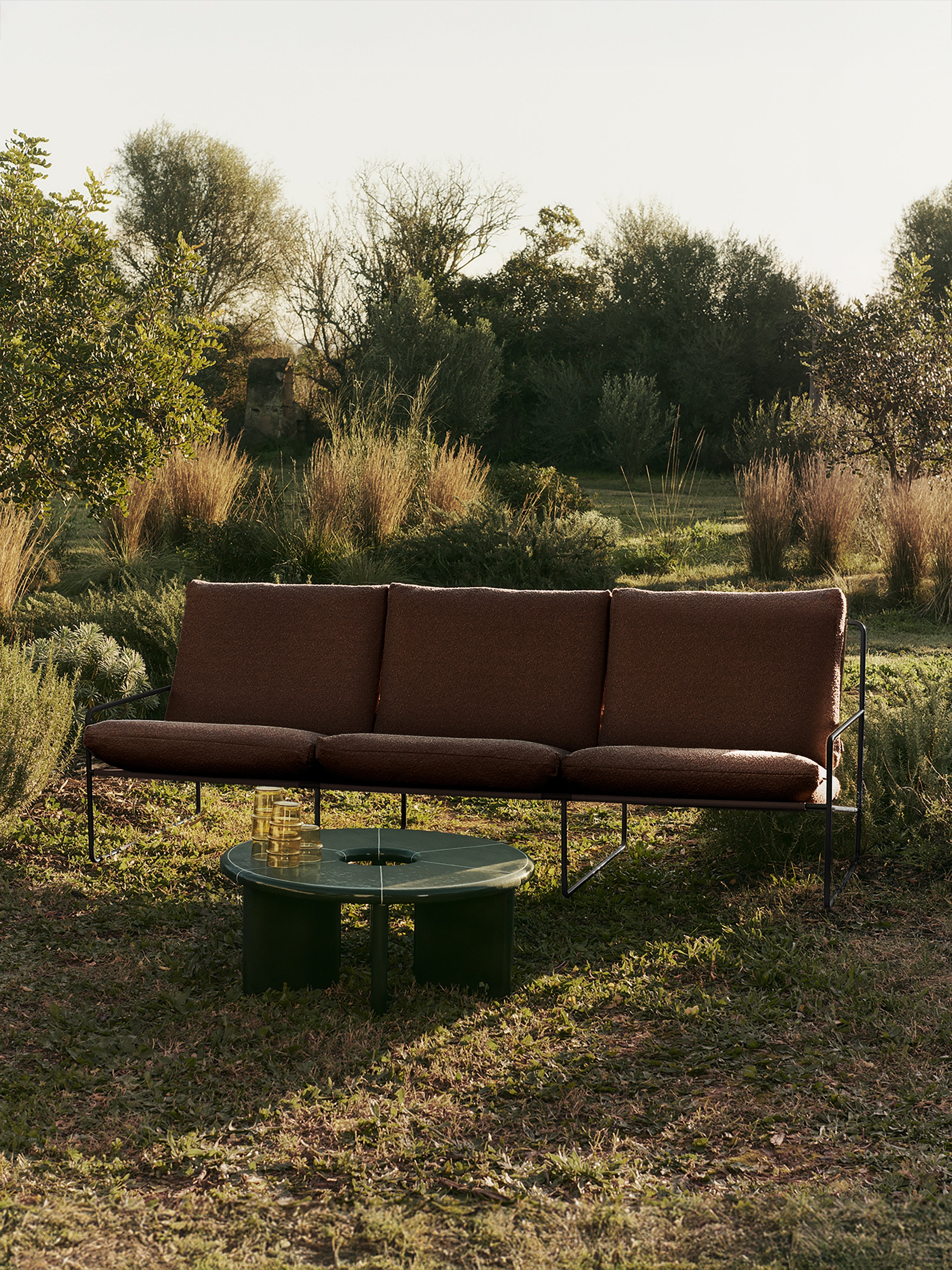 Sofa 3-sitzig für den Außenbereich DESERT braunes Boucle mit beigem Gestell