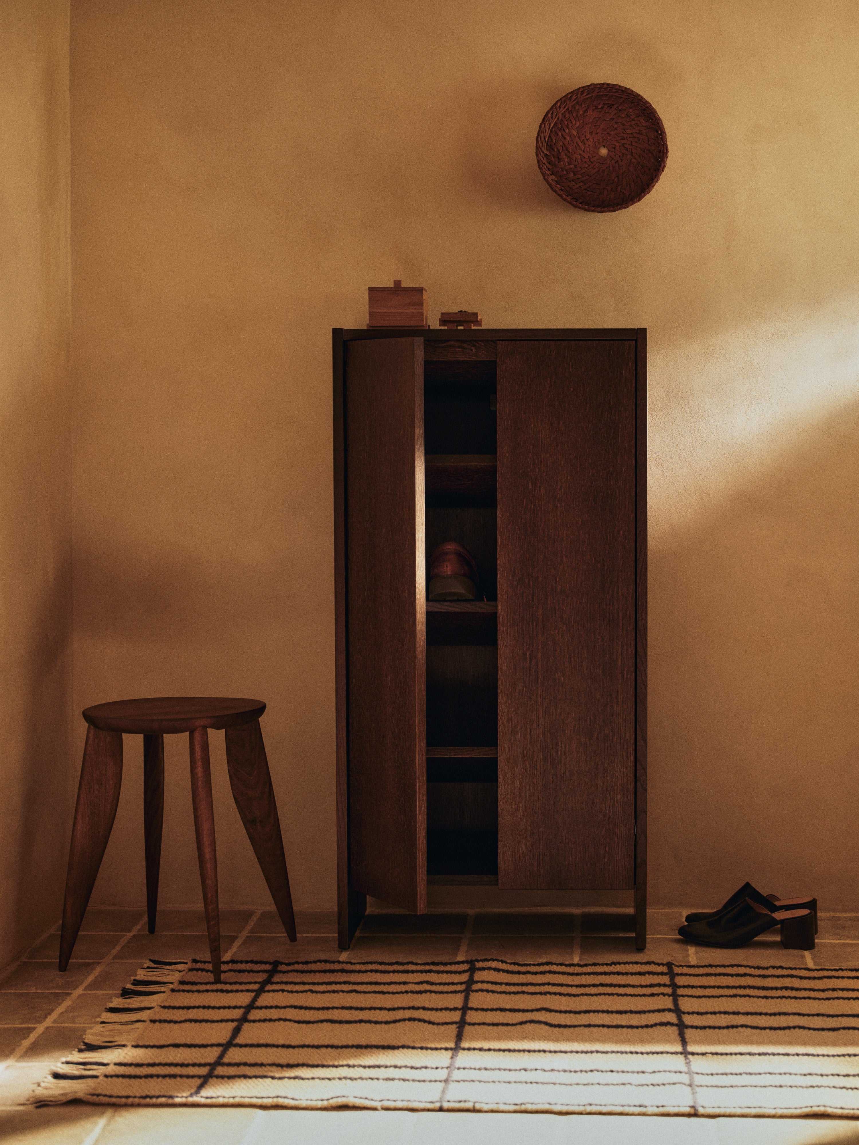 PARCEL Cabinet dark oak veneer