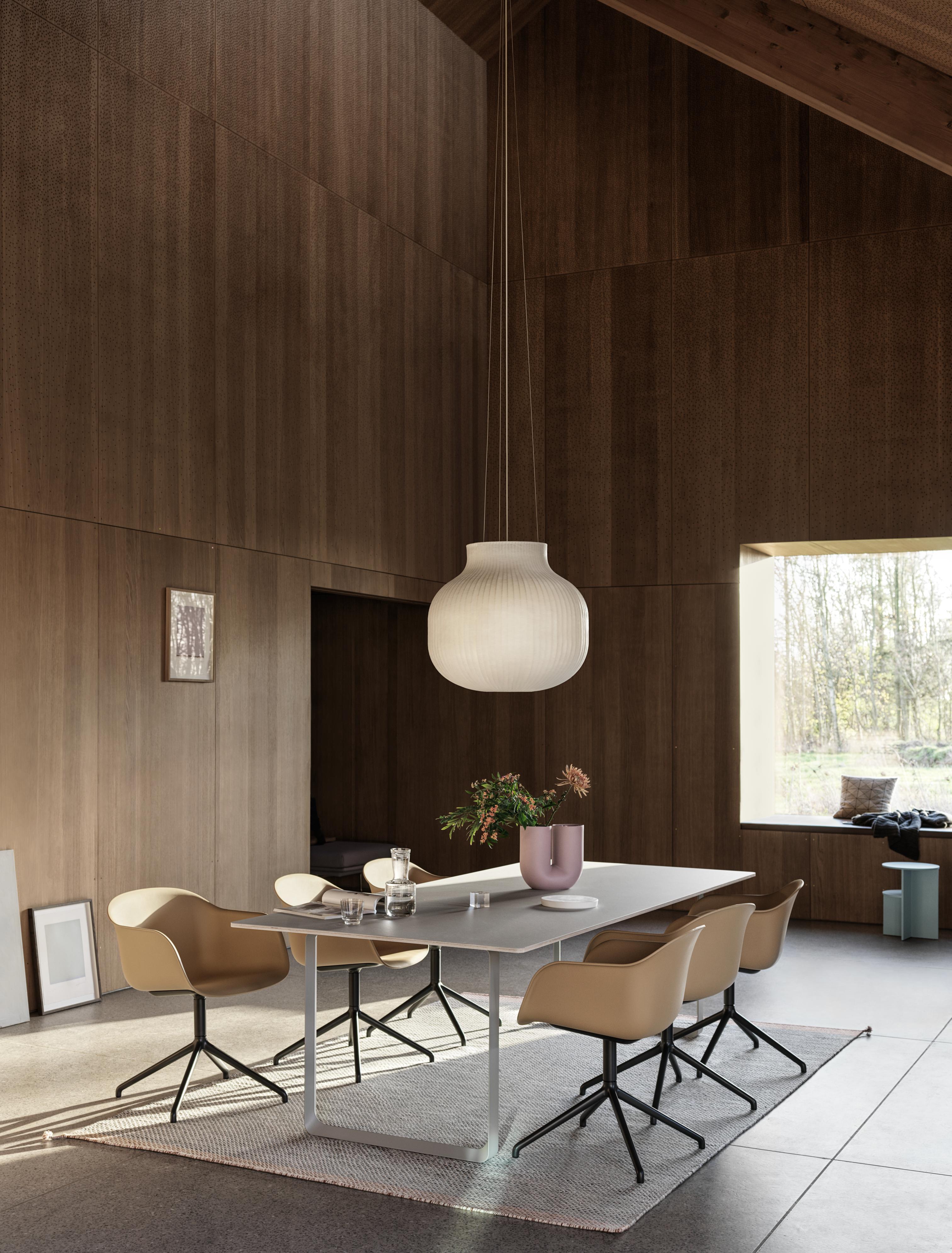 STRAND CLOSED White Pendant Lamp