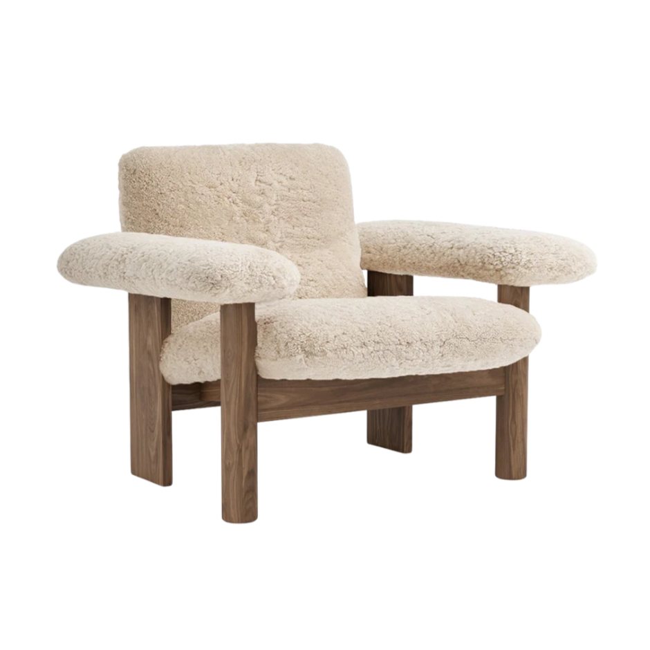 Fauteuil BRASILIA schapenvacht met notenhouten basis