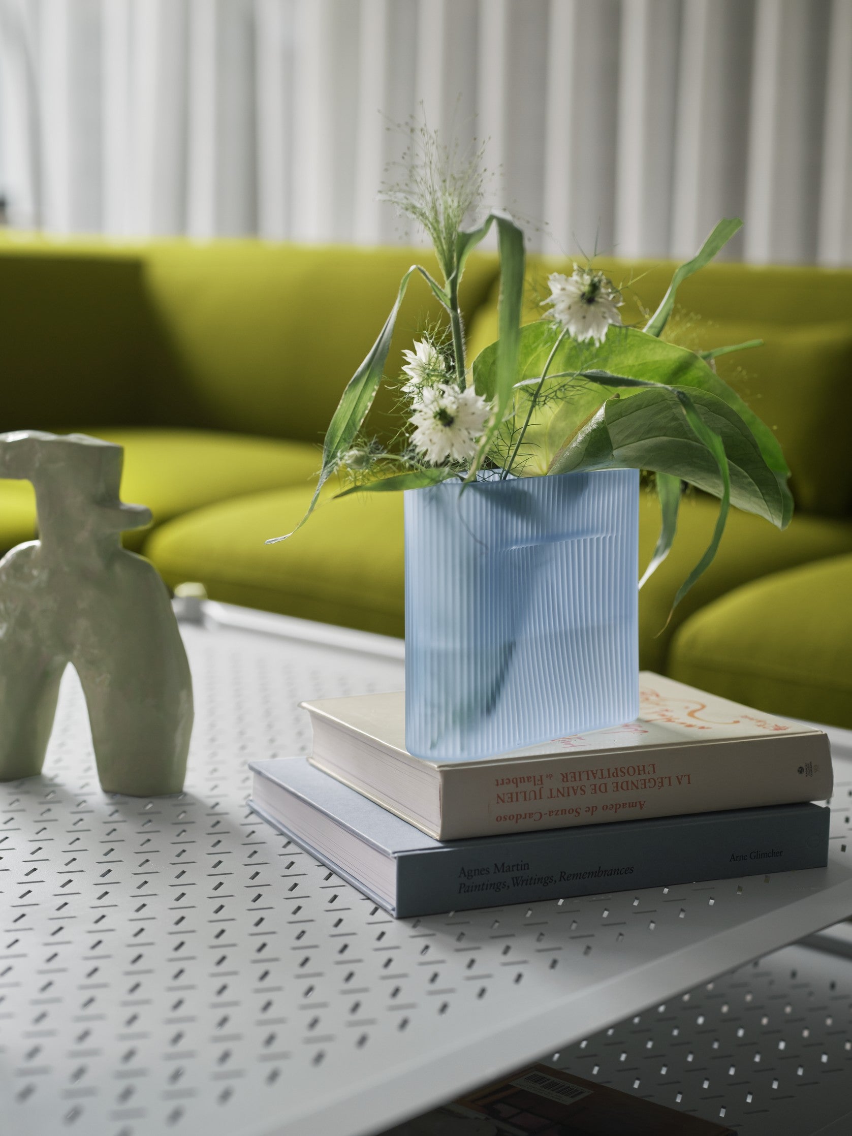 Buiten koffietafel op wielen FLOW lichtgrijs