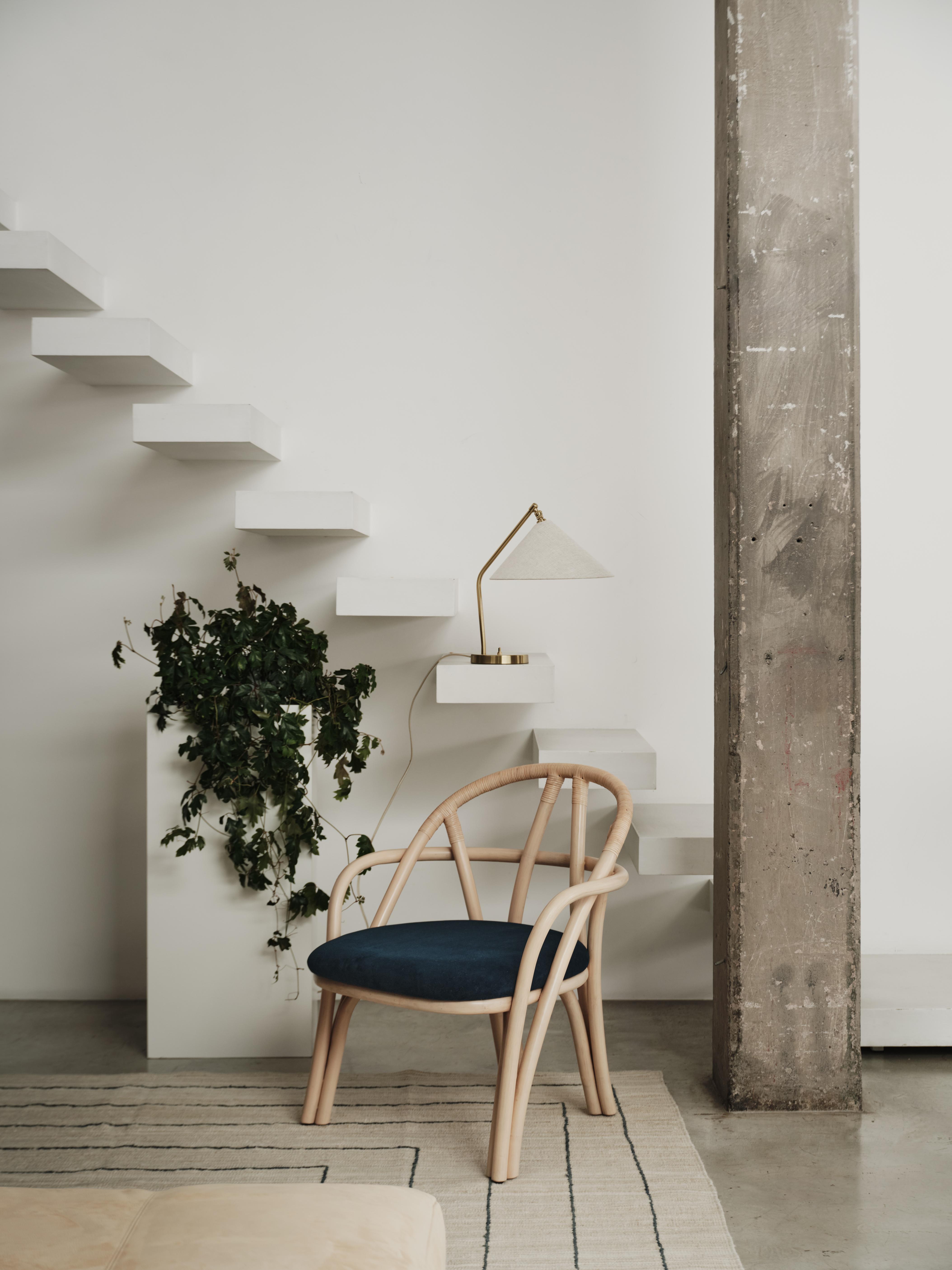 Tischlampe GRÄSHOPPA Messing und Leinen