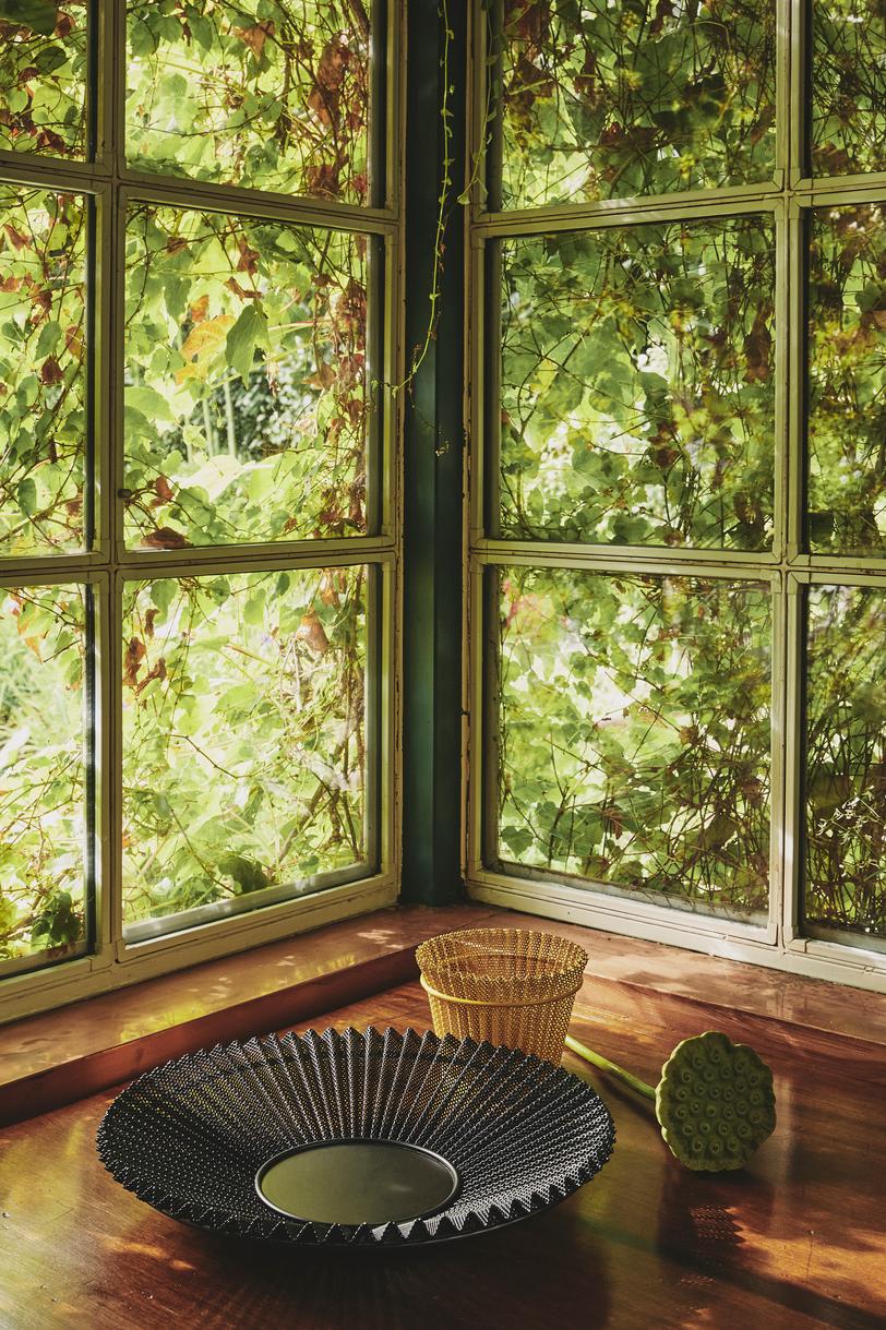 MATÉGOT planter black