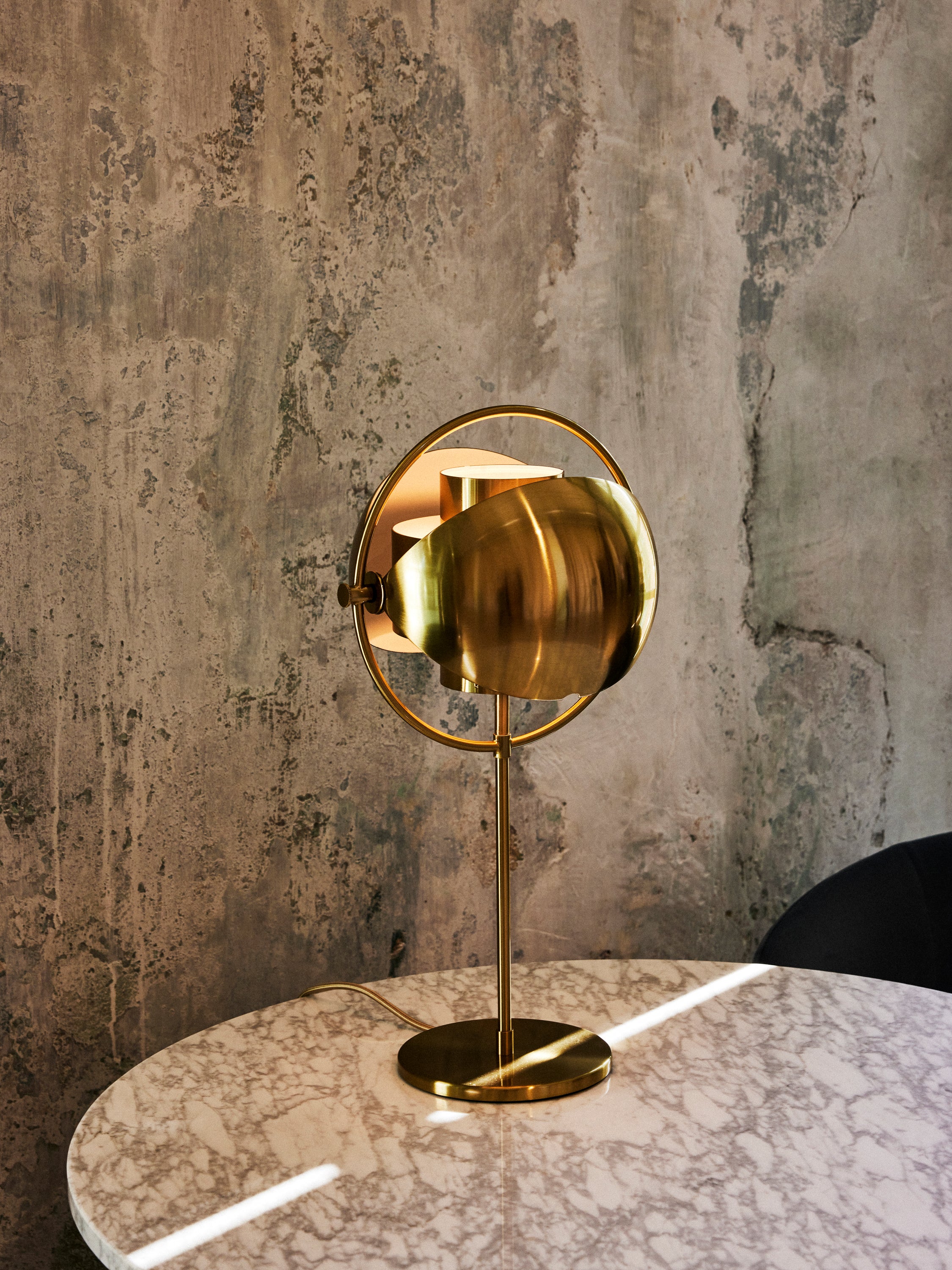 MULTI-LITE brass table lamp