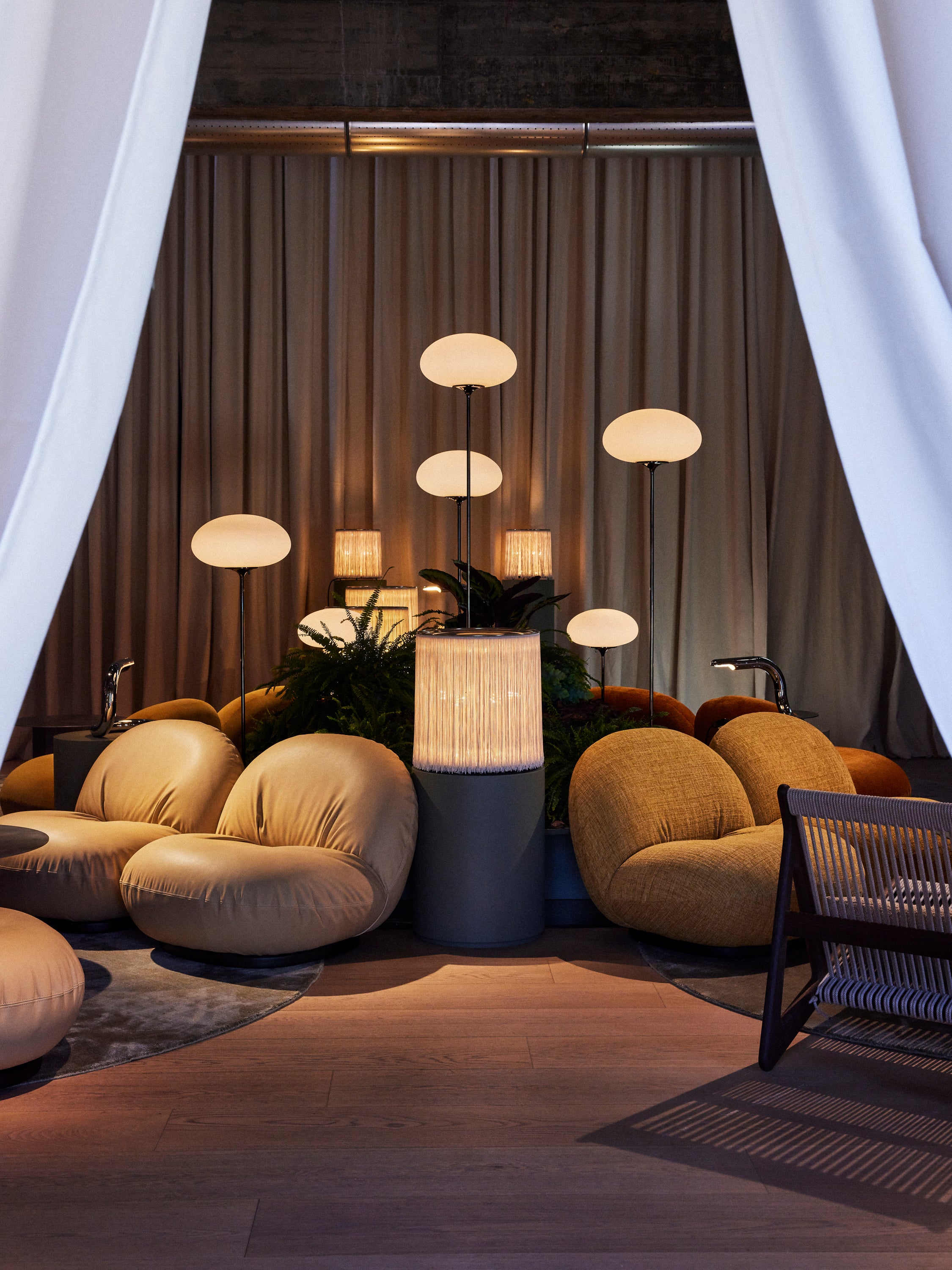 Floor lamp MODEL 597 polished aluminum