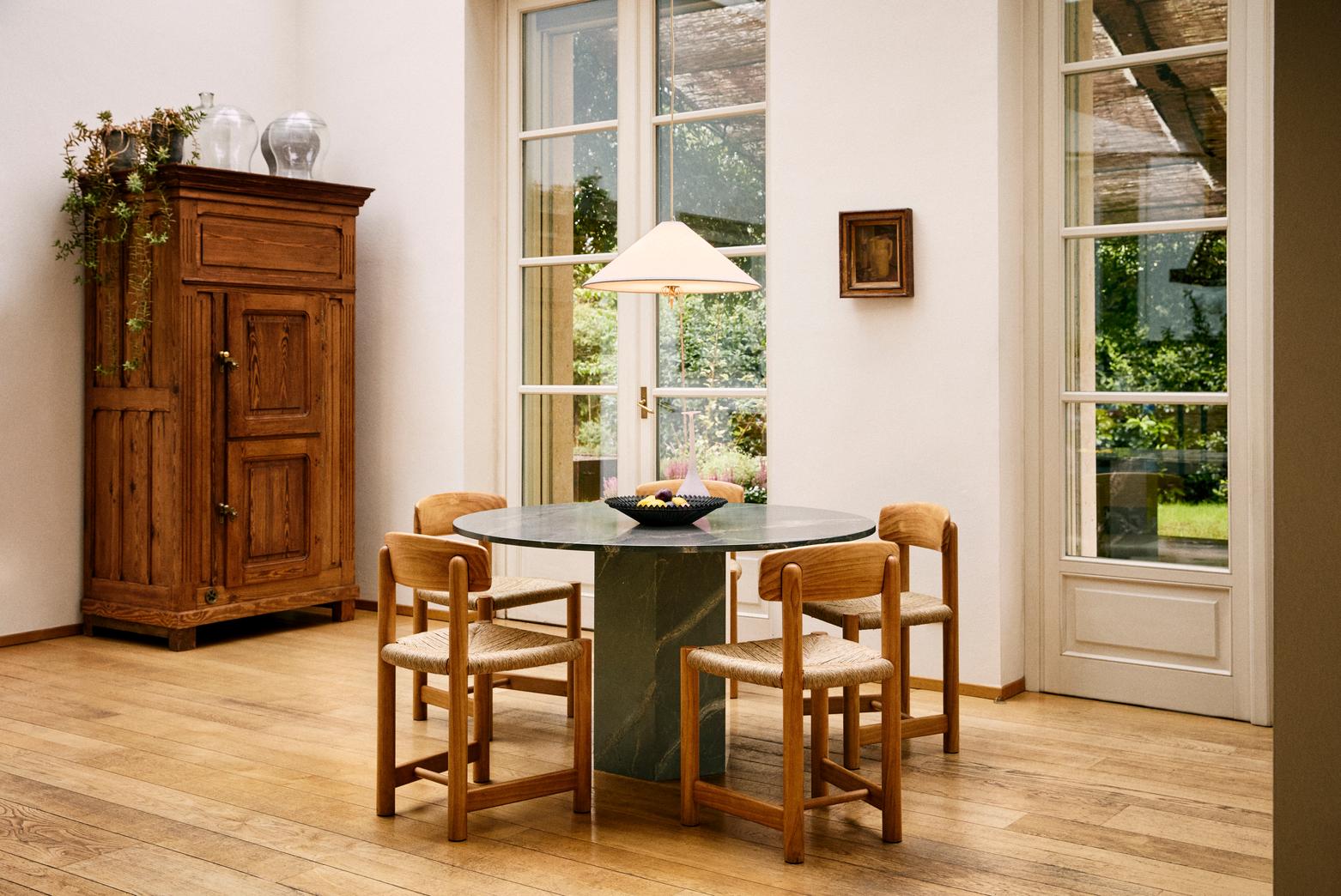 DAUMILLER chair made of pine wood with a woven seat