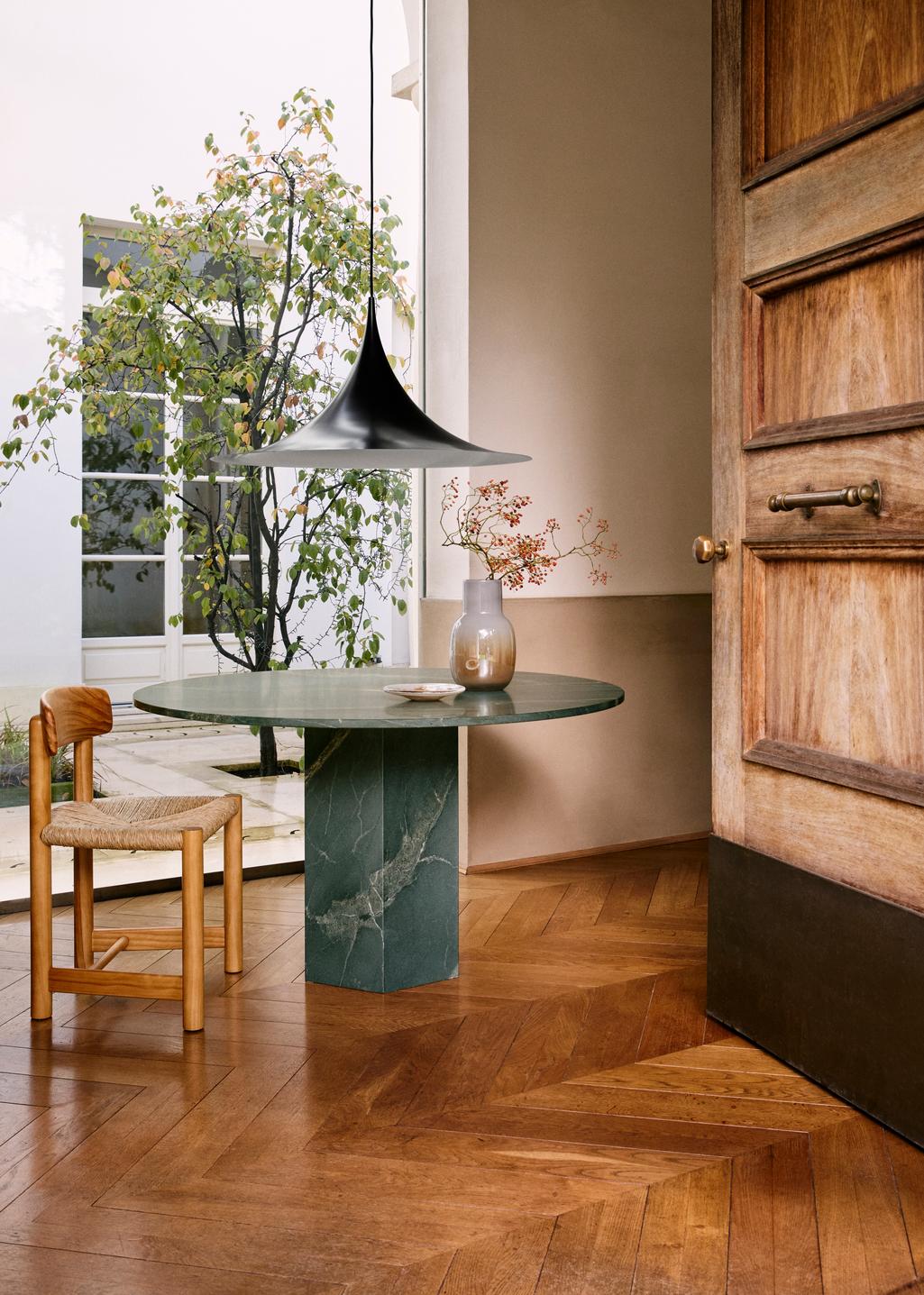 DAUMILLER chair made of pine wood with a woven seat