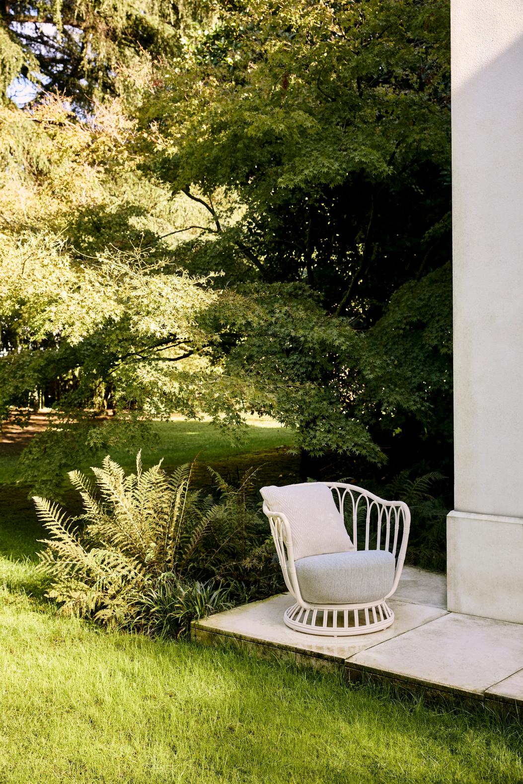 Gartenstuhl GRACE gepolstert mit weißem Gestell