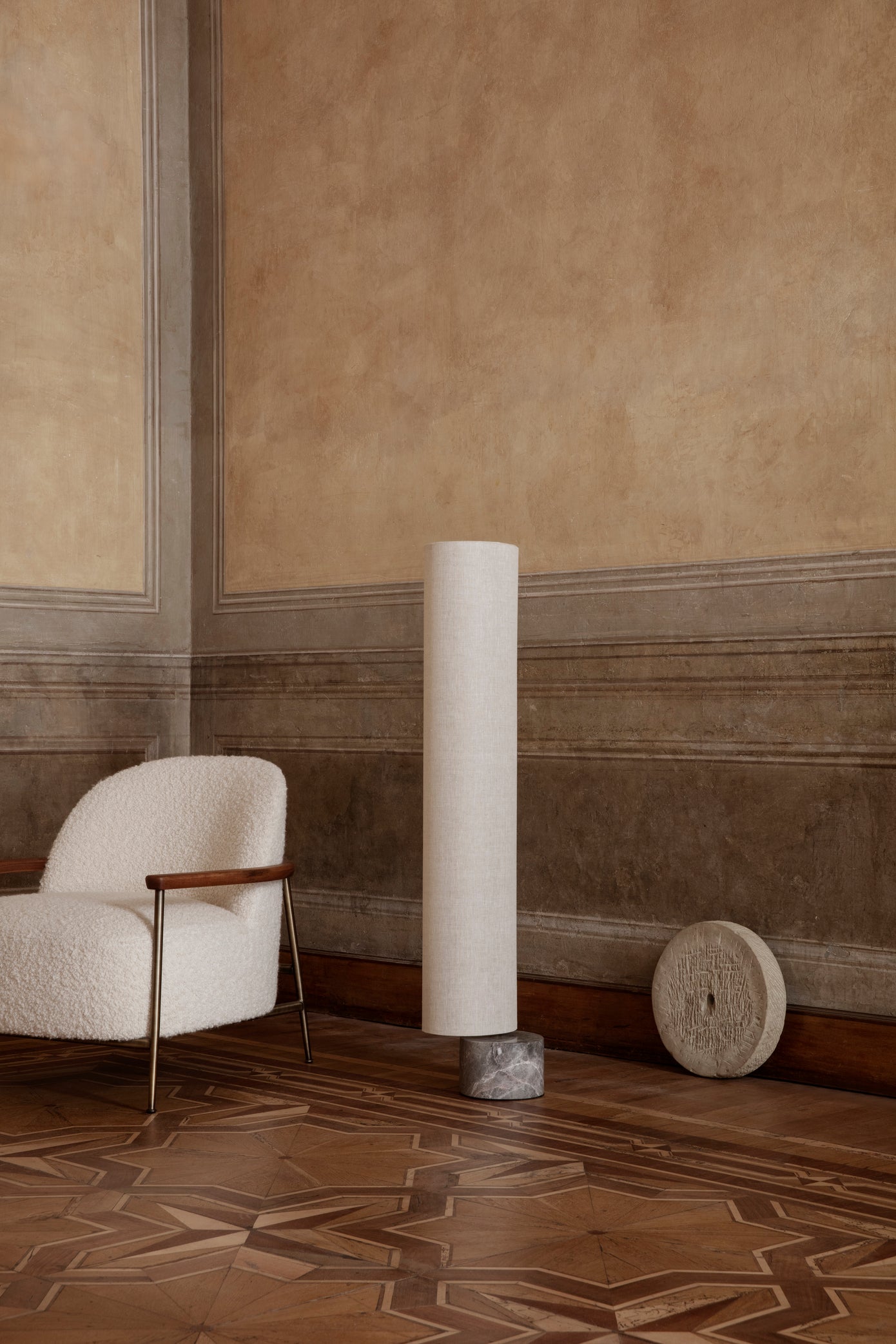 Stehlampe verstellbar UNBOUND grauer Marmor