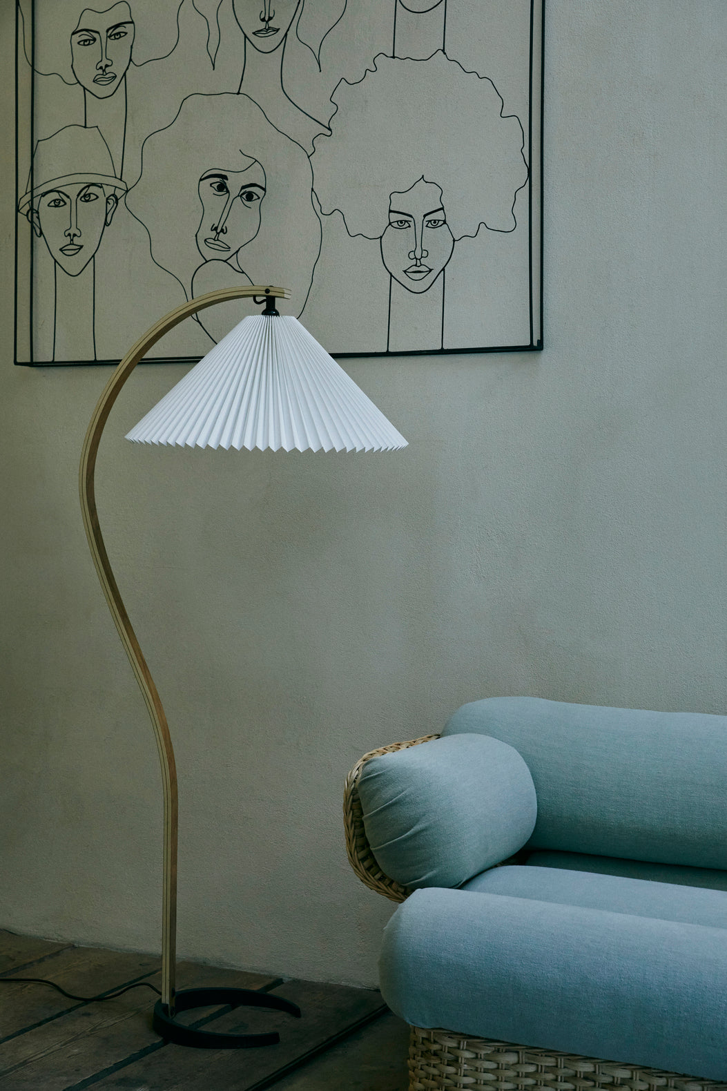 Vloerlamp voor lezen TIMBERLINE eikenhout met witte kap