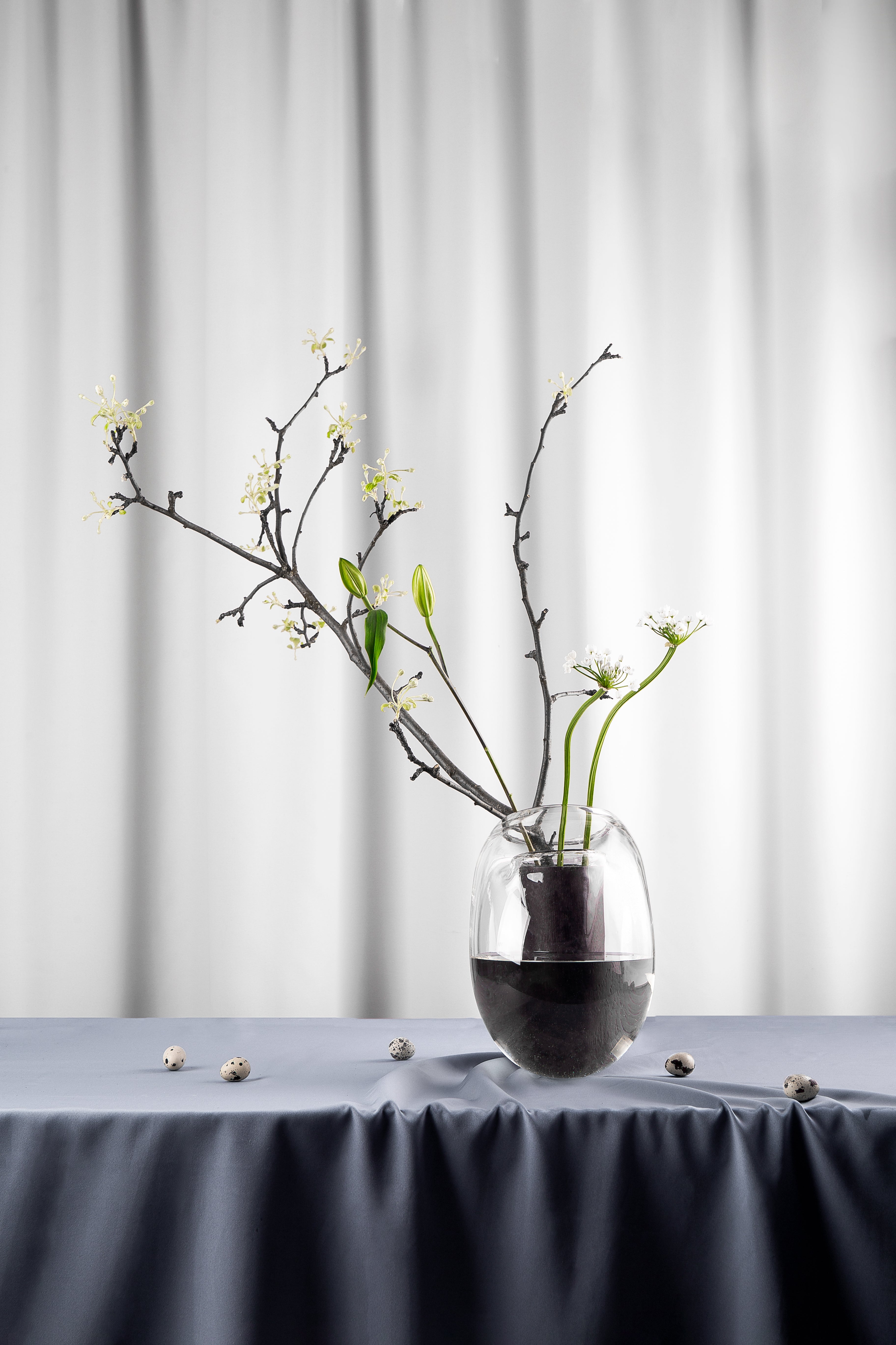 GUTTA BOON vase glass with black