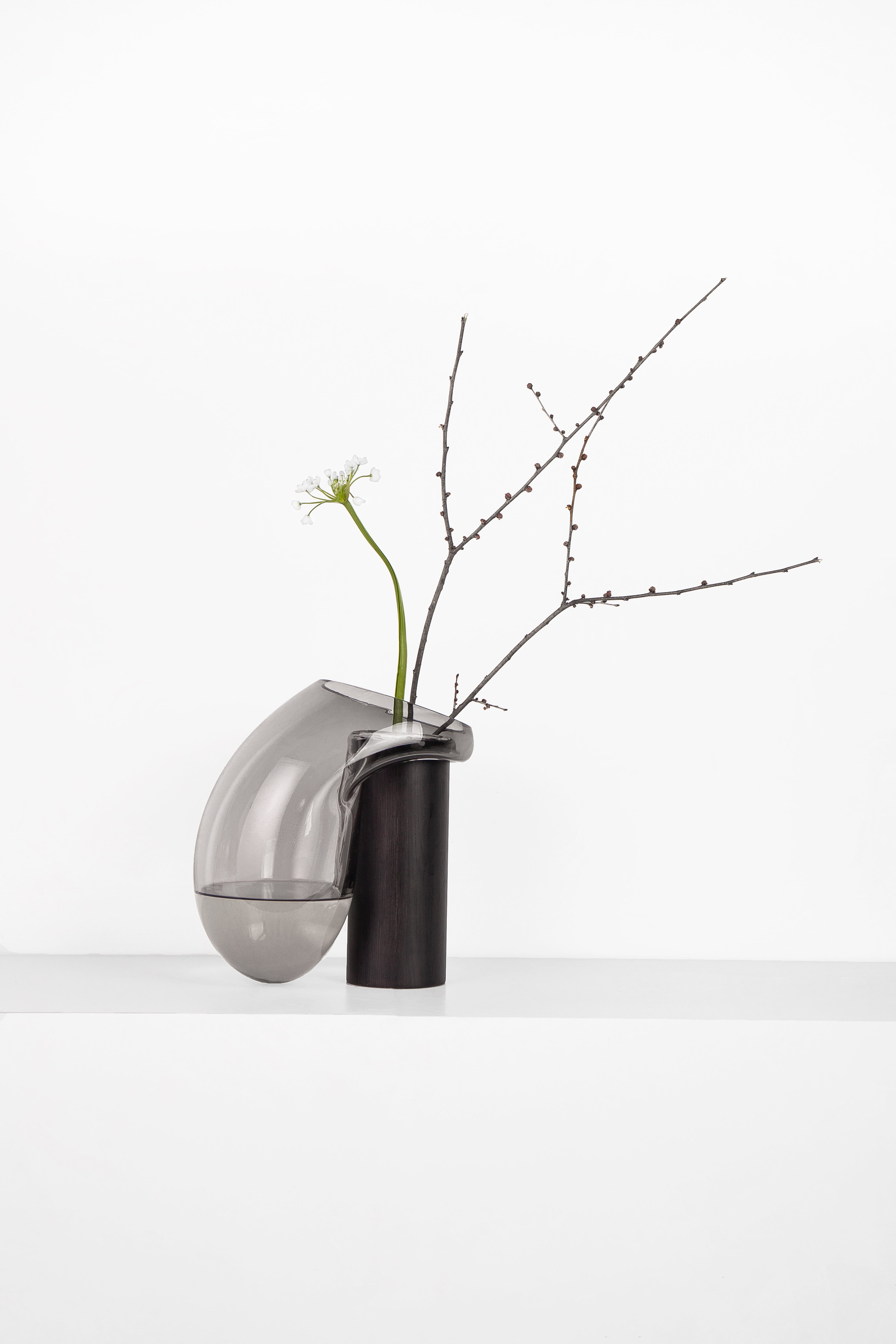 GUTTA BOON vase gray with black