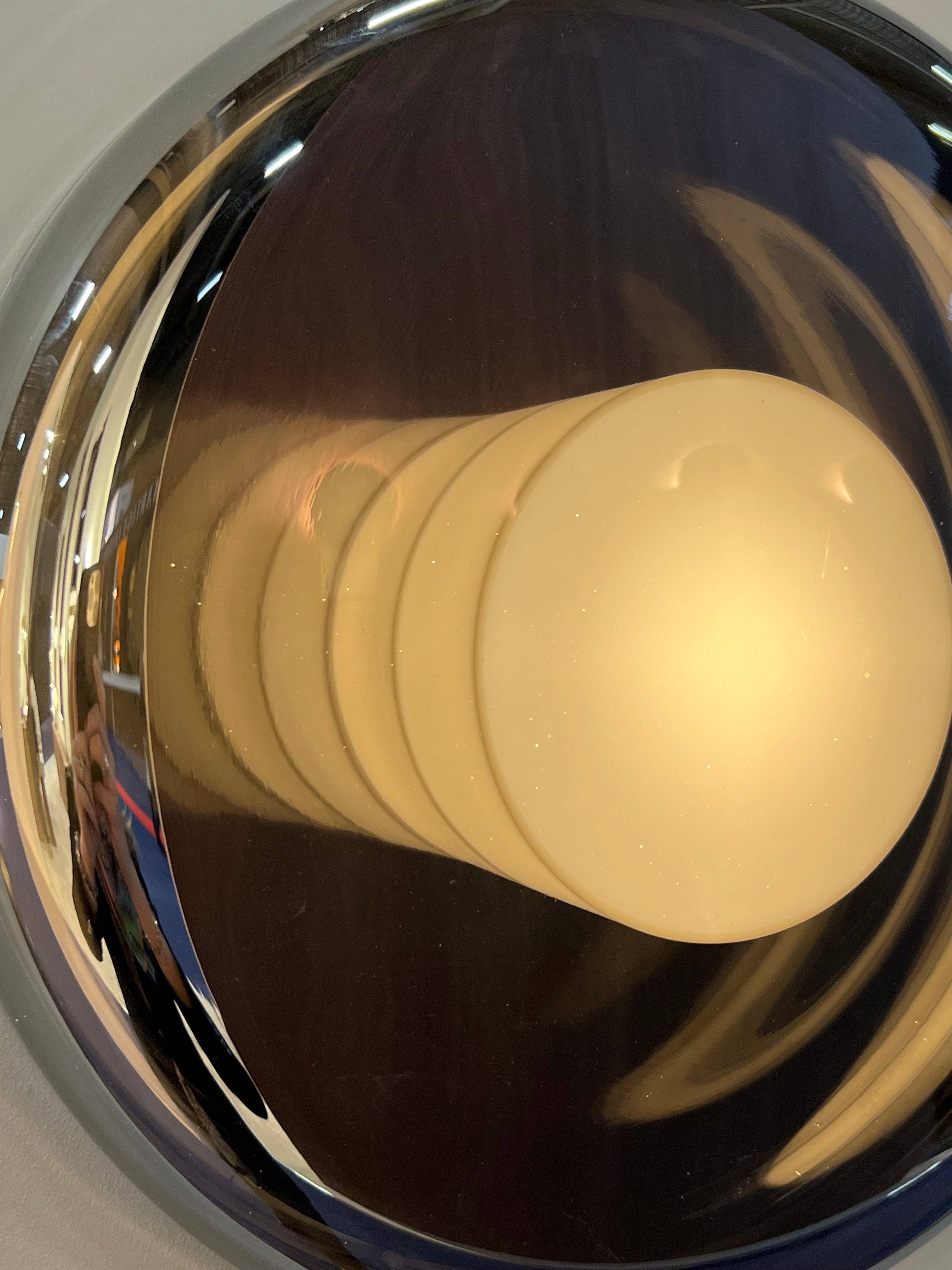 Wandleuchte ENDLESS mit beschichtetem Glas