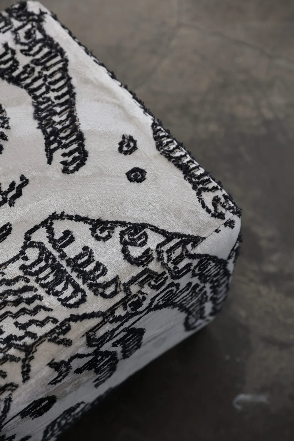 Puf ARC SMALL tapicerowany