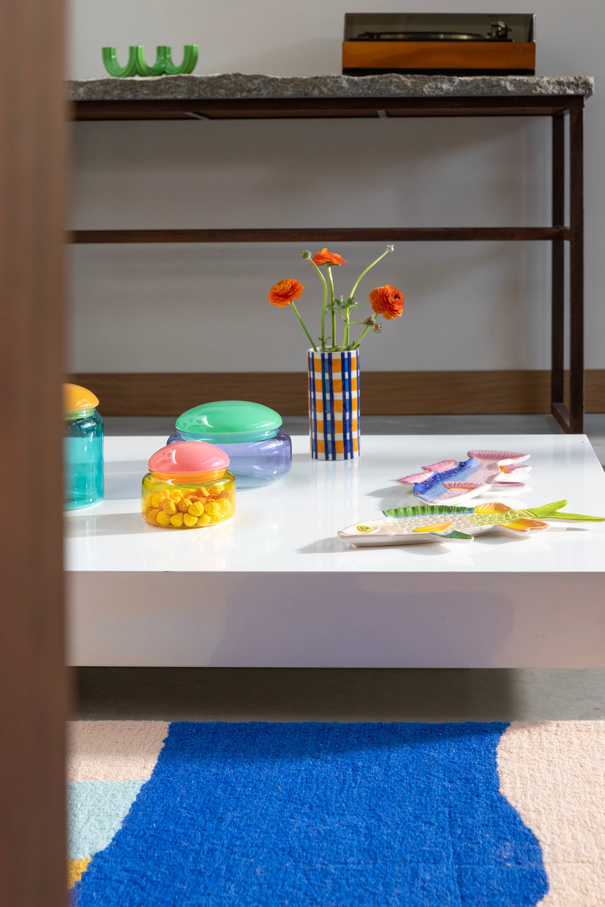 Glasbehälter PUFFY lila mit grünem Deckel