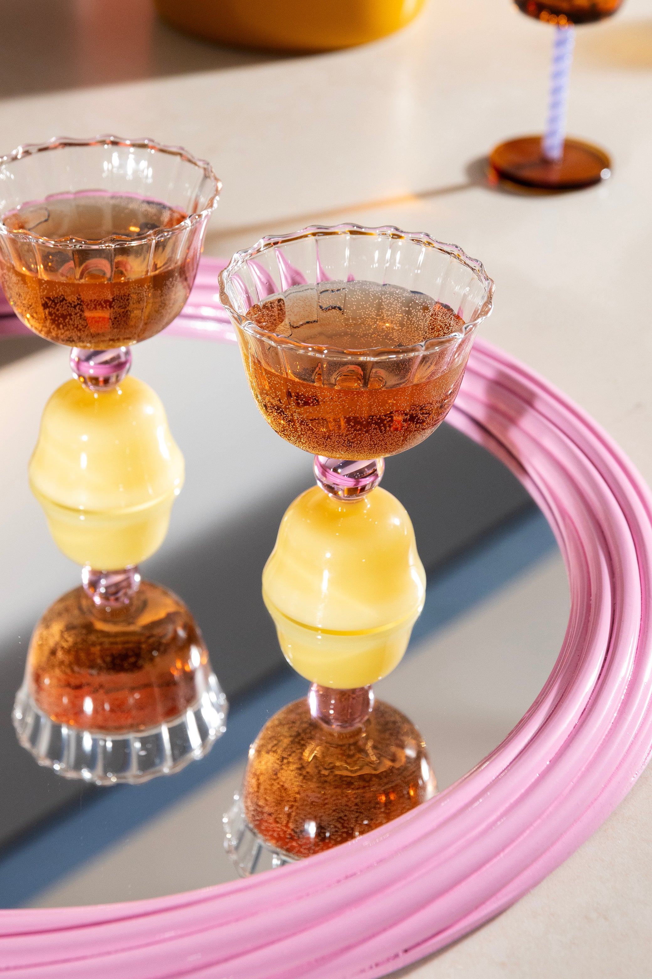 Set van glazen tulpkopjes geel met roze