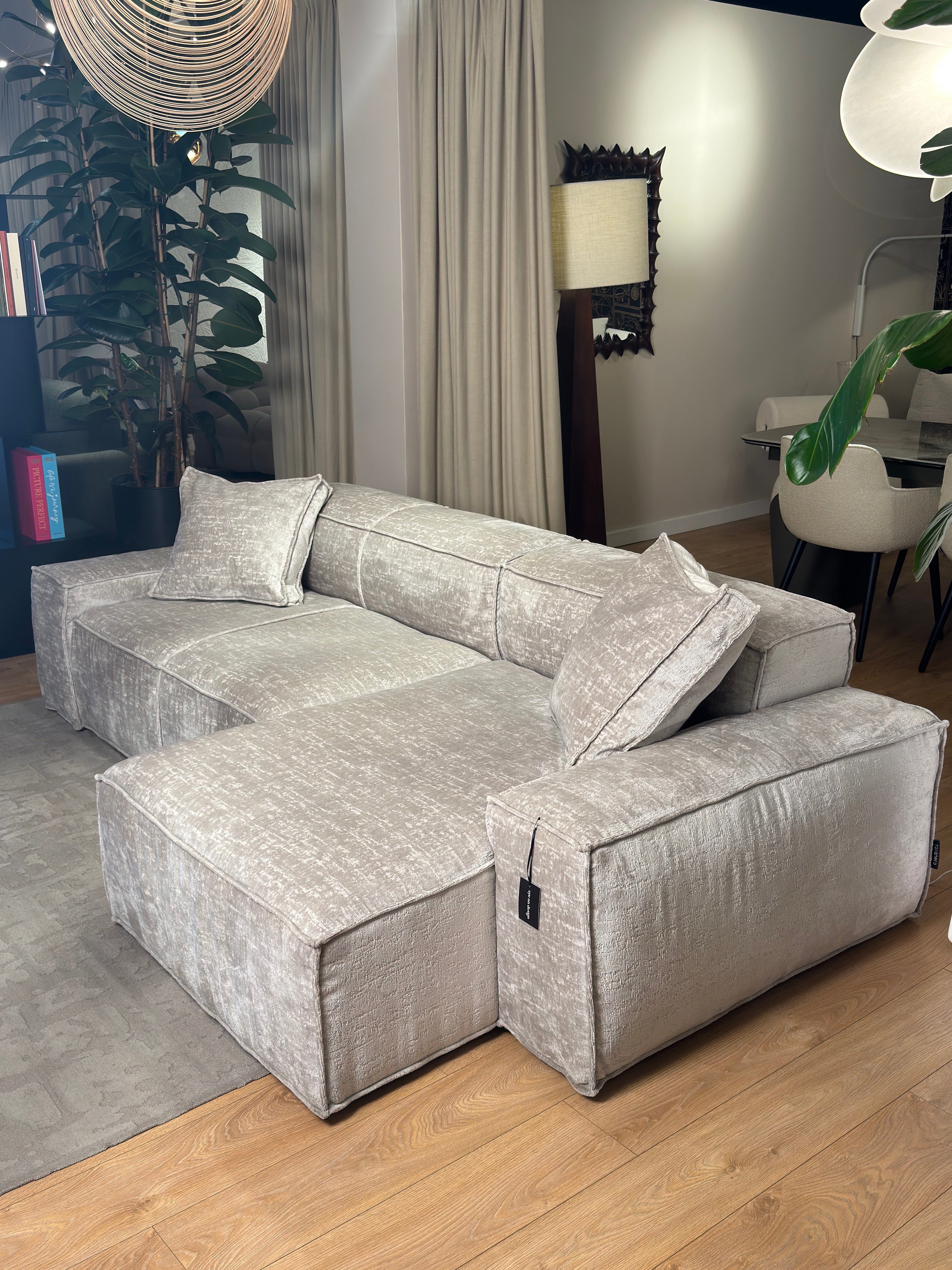 Hoekbank met 2 CUSHIONS grijs in Smeraldo stof - showroommodel