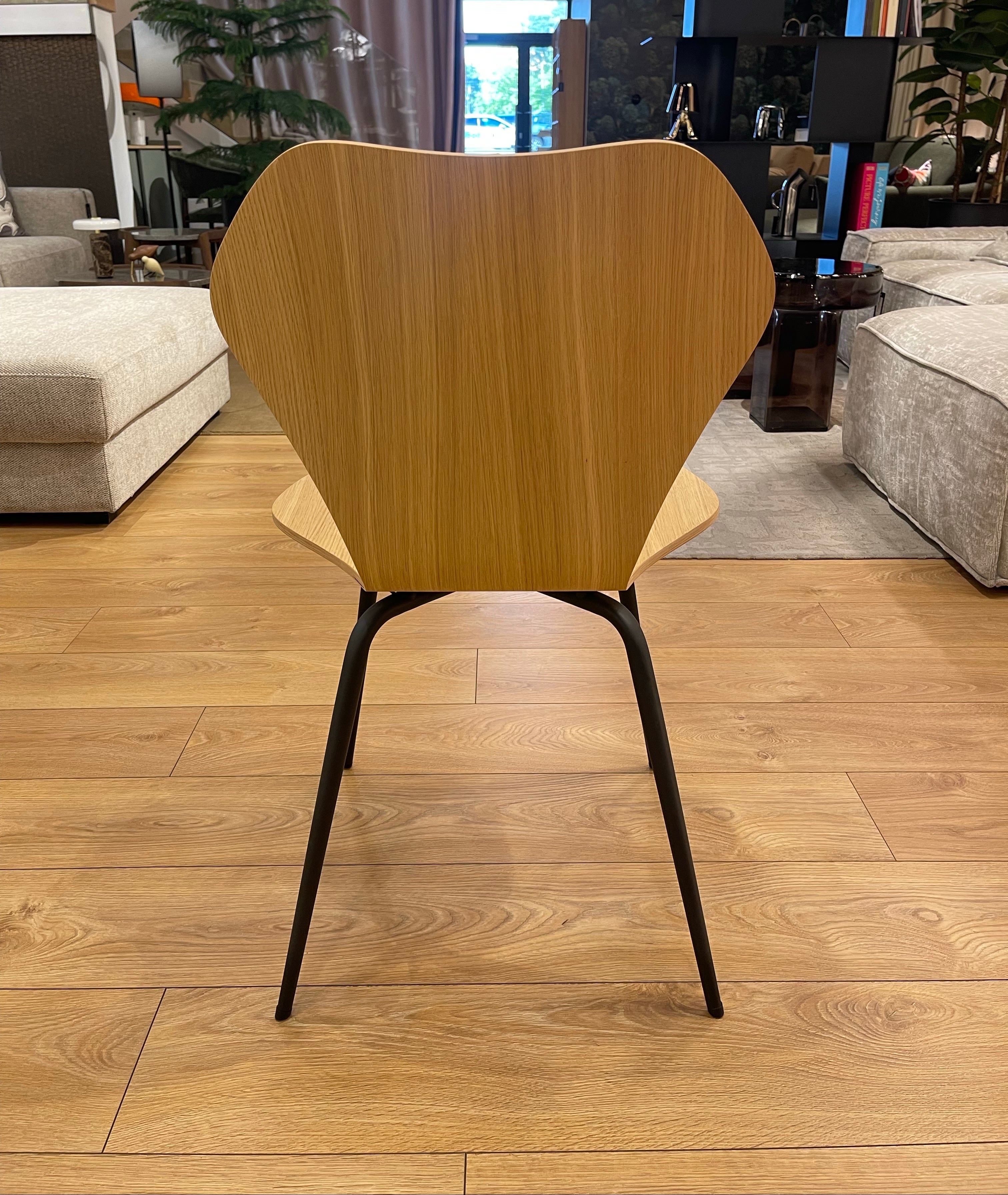 Stoel KA237 CLASSIC natuurlijk eiken met zwarte basis - uit de showroom