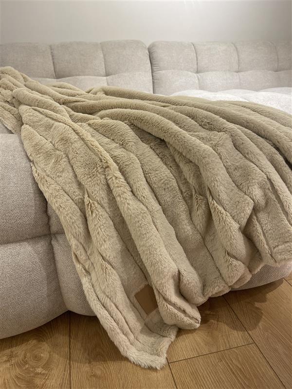 Koc van faux fur Kave Home beige - showroommodel