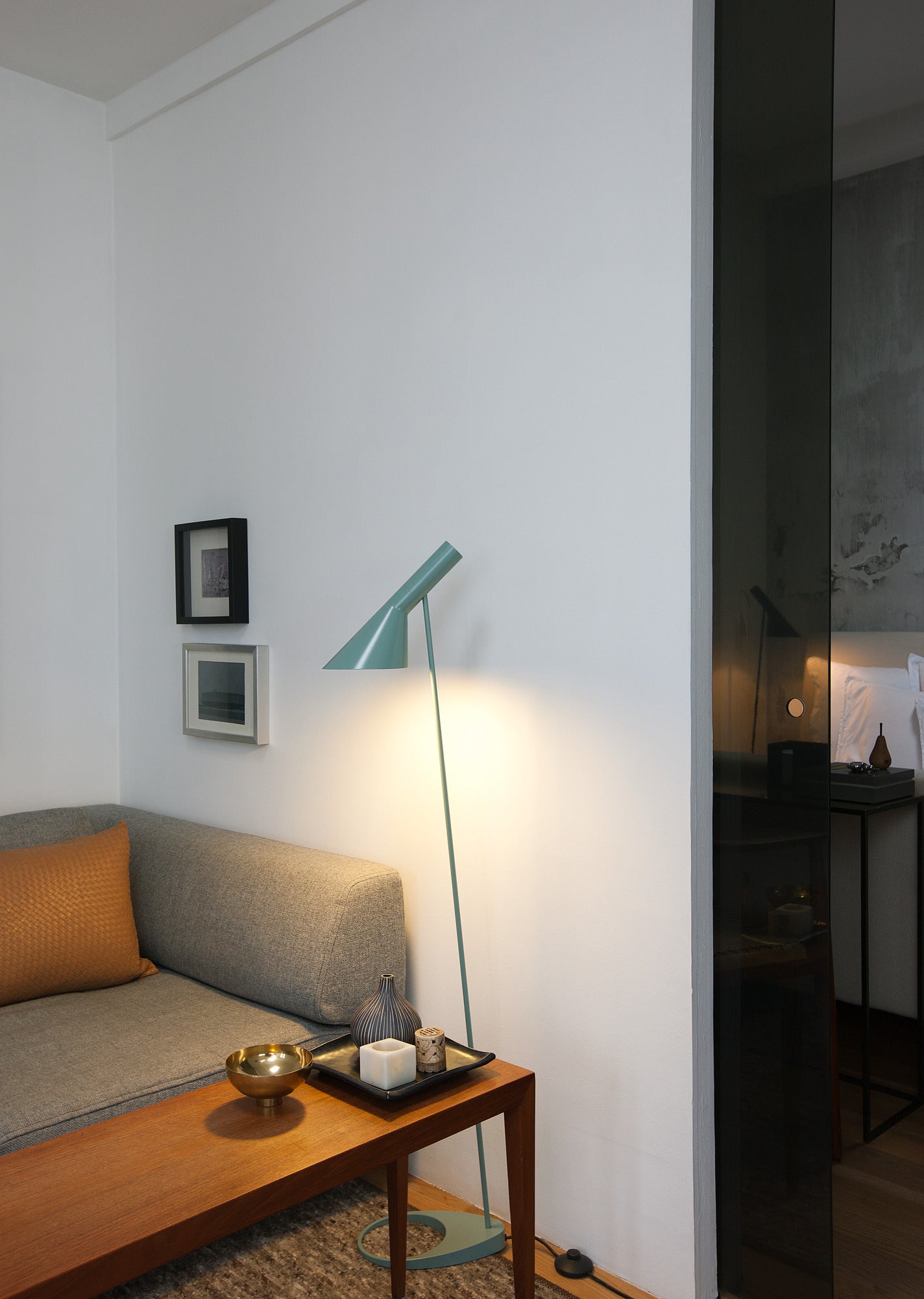 Stehlampe AJ schmutzig blau