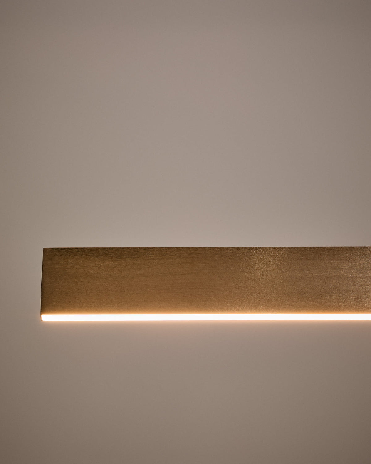 Lampa sufitowa liniowa BOADELLA srebrny aluminium – ujęcie 3