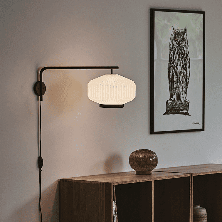 Wandlamp MODEL 286 SHIBUI wit met zwarte voet