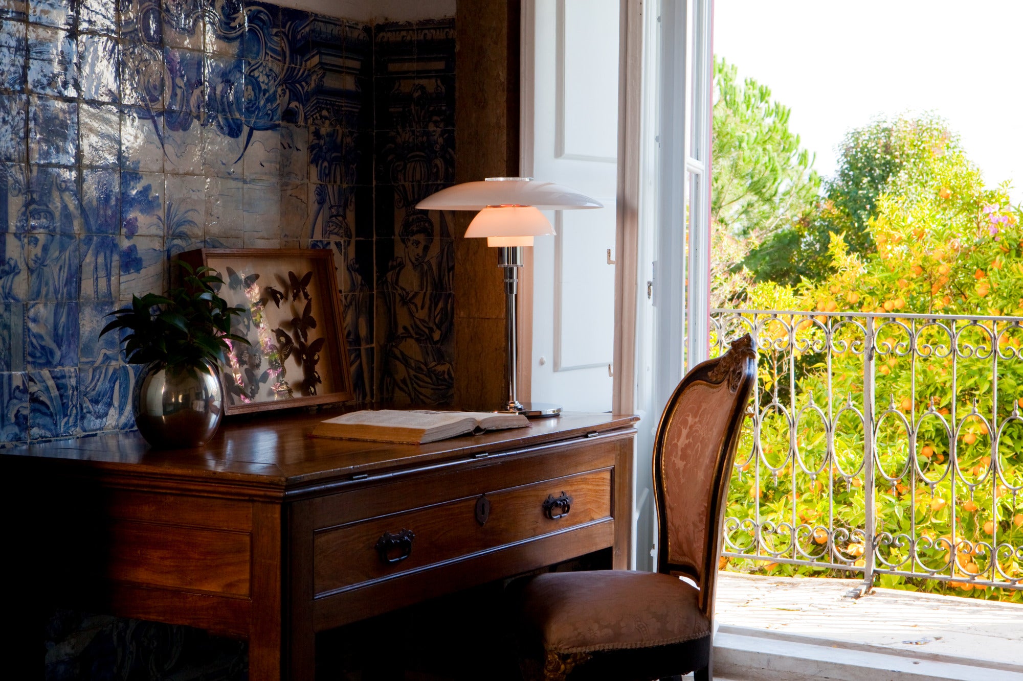 PH 4½-3½ Table Lamp white with chrome base