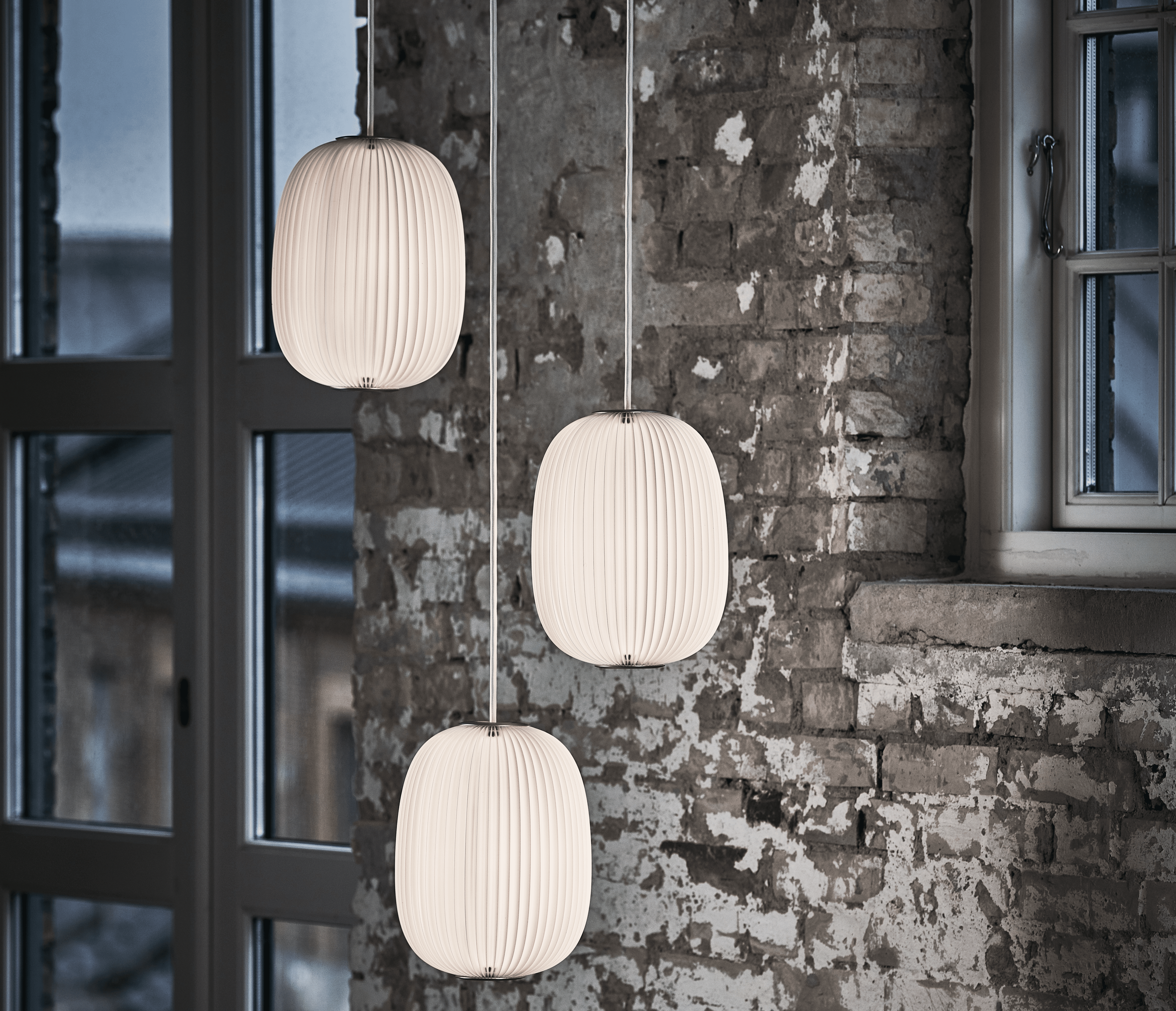 Hanging Lamp MODEL 135 LAMELLA 4 white with silver finish