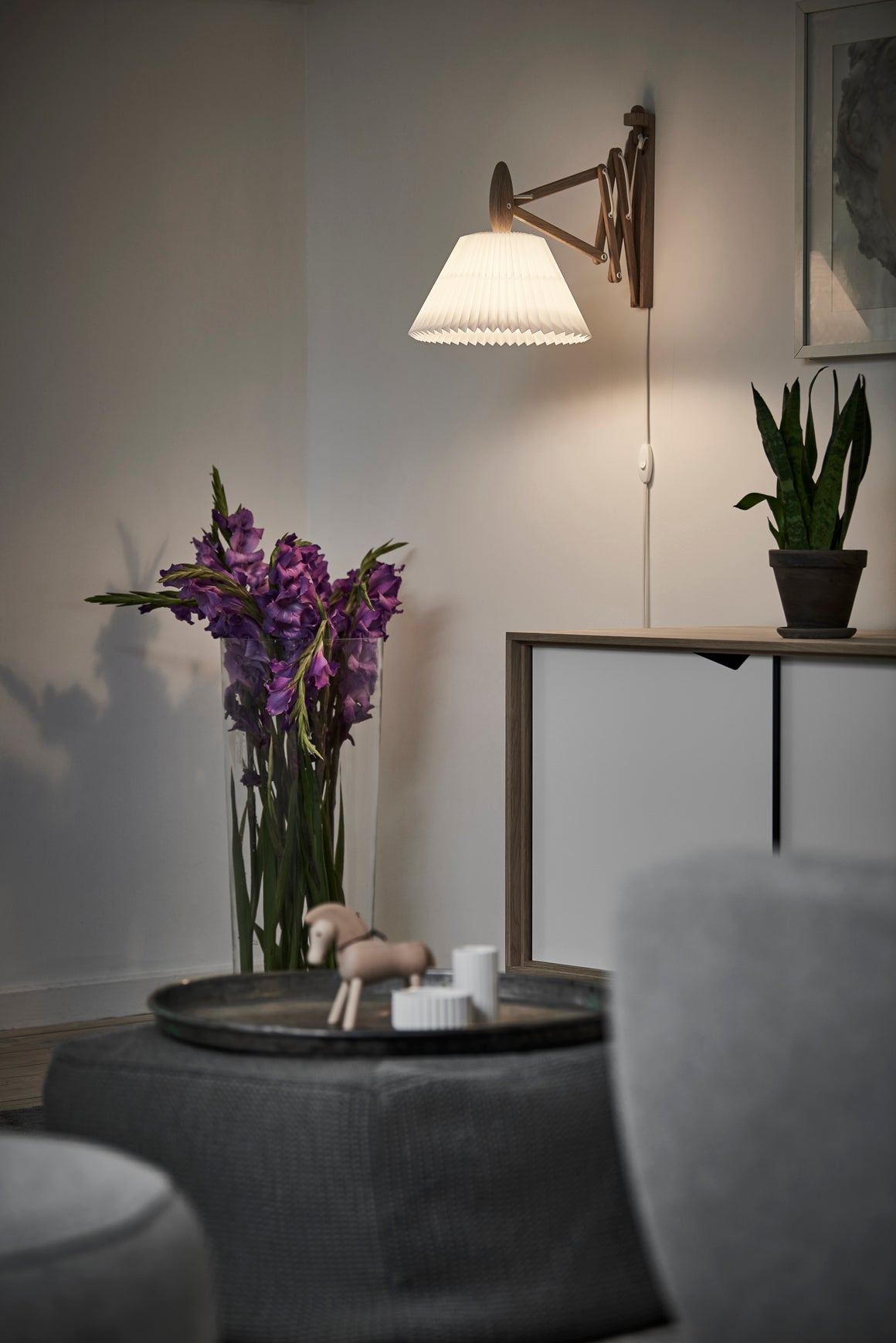 Wall lamp MODEL 223 2/17 SAX white with dark oak base