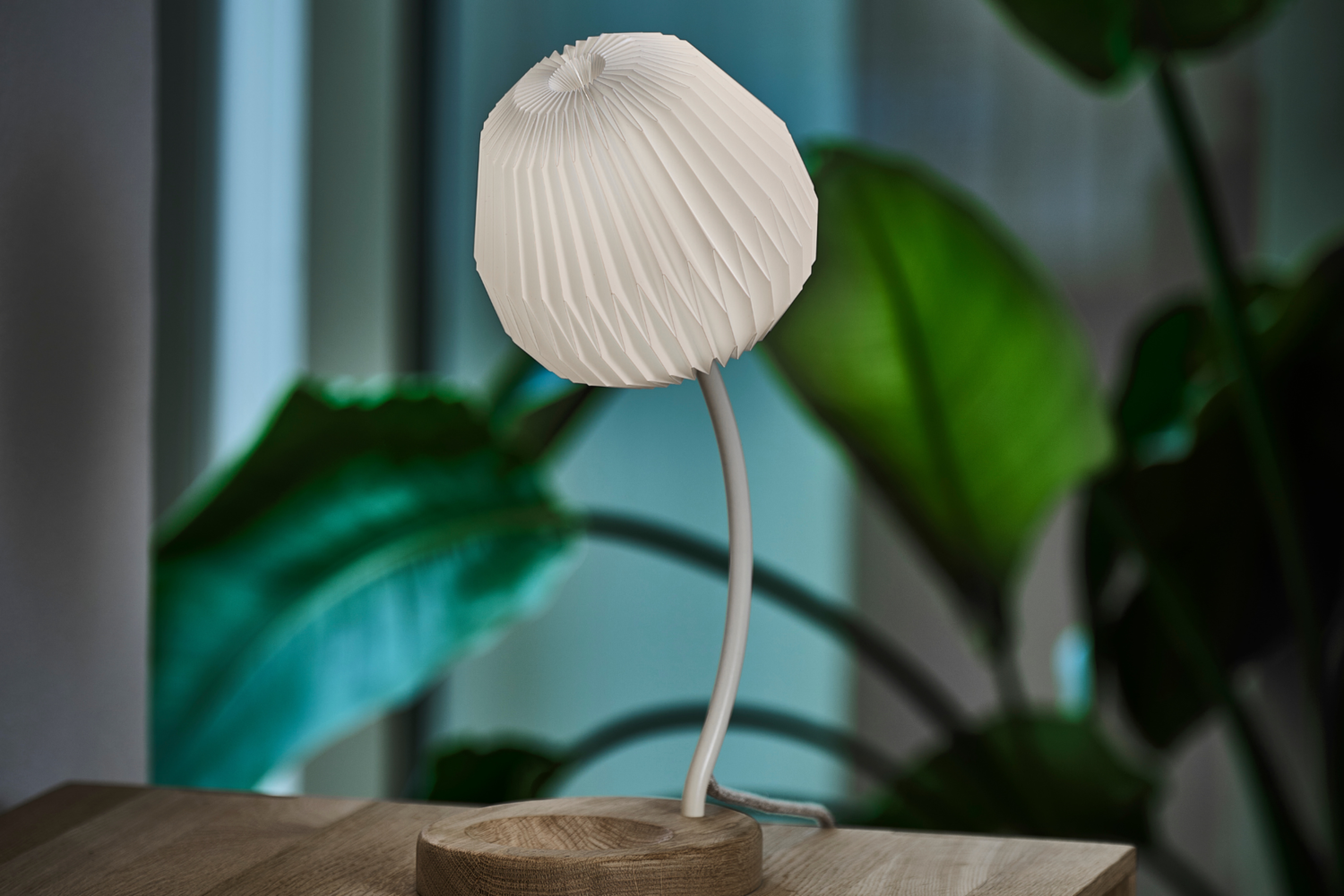 Table lamp MODEL 328 white with oak base