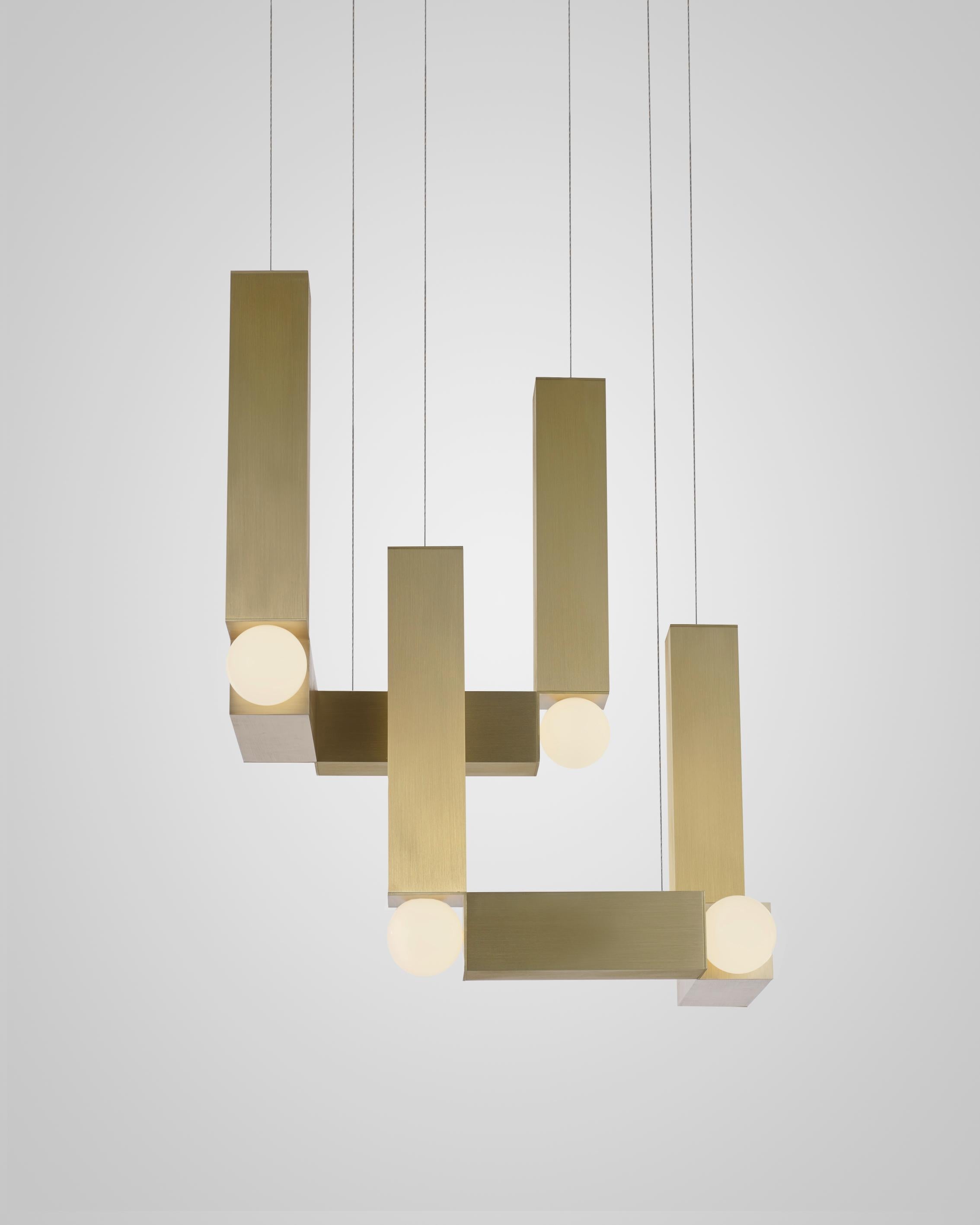 Hanglamp VESPER DUO met opaalvormige kap en gouden afwerking
