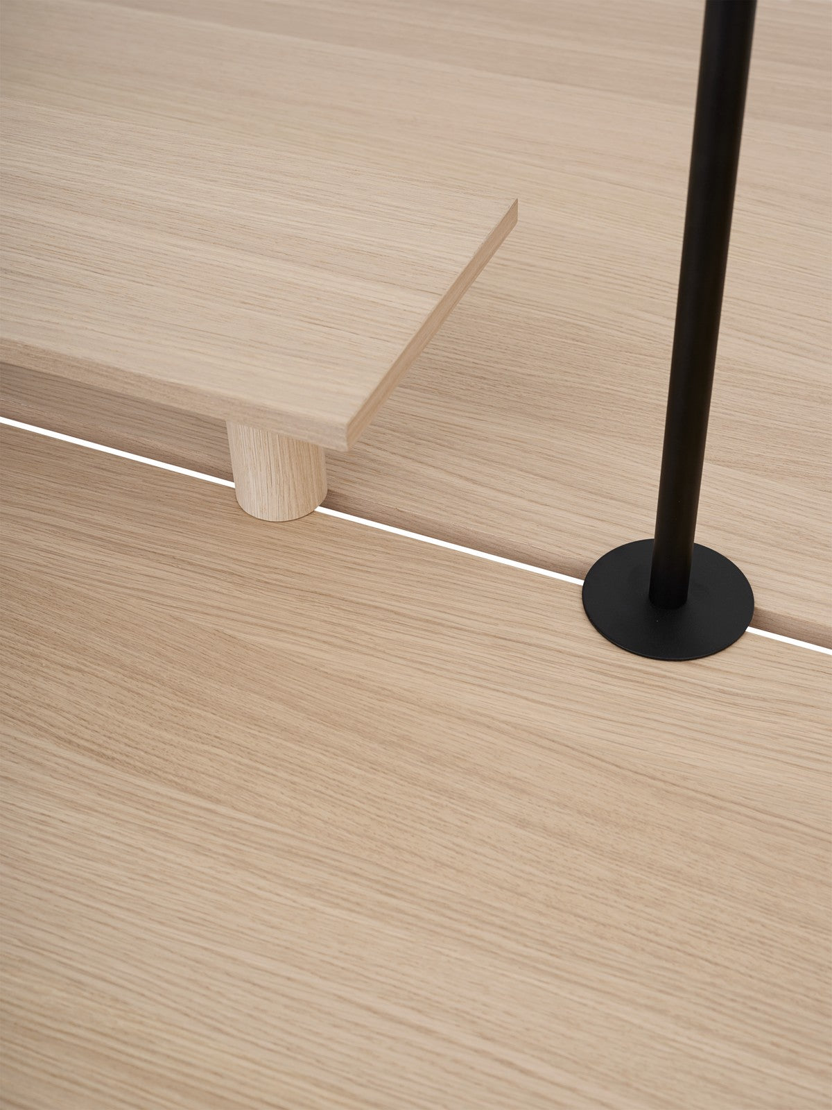 Bureau lamp LINEAR zwart
