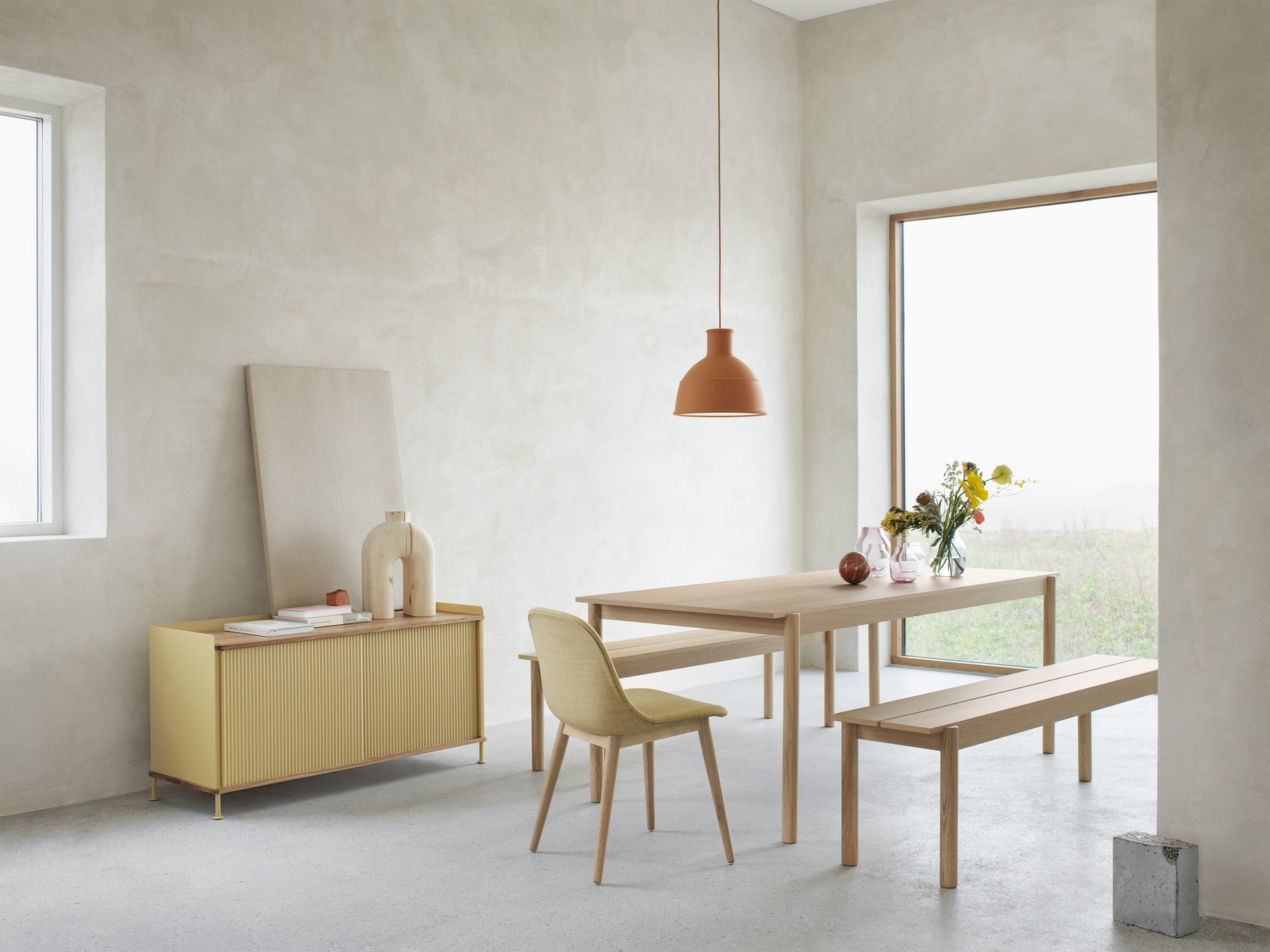 LINEAR Oak Wood Table