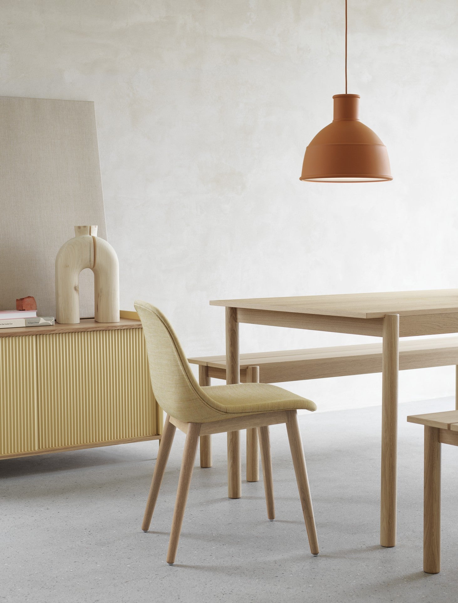 LINEAR Oak Wood Table